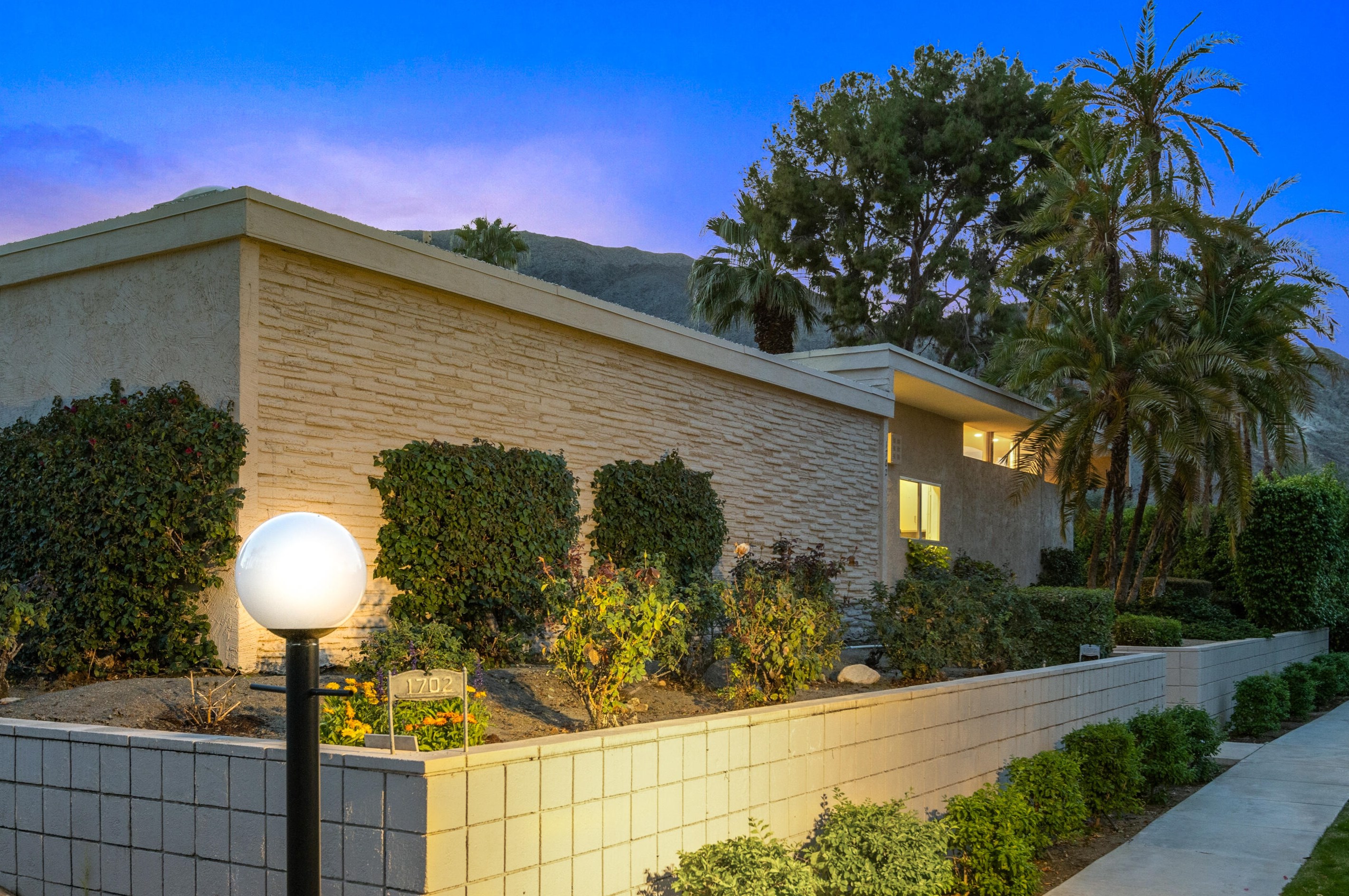 72203 El Paseo, Palm Desert, CA 92260-3318
