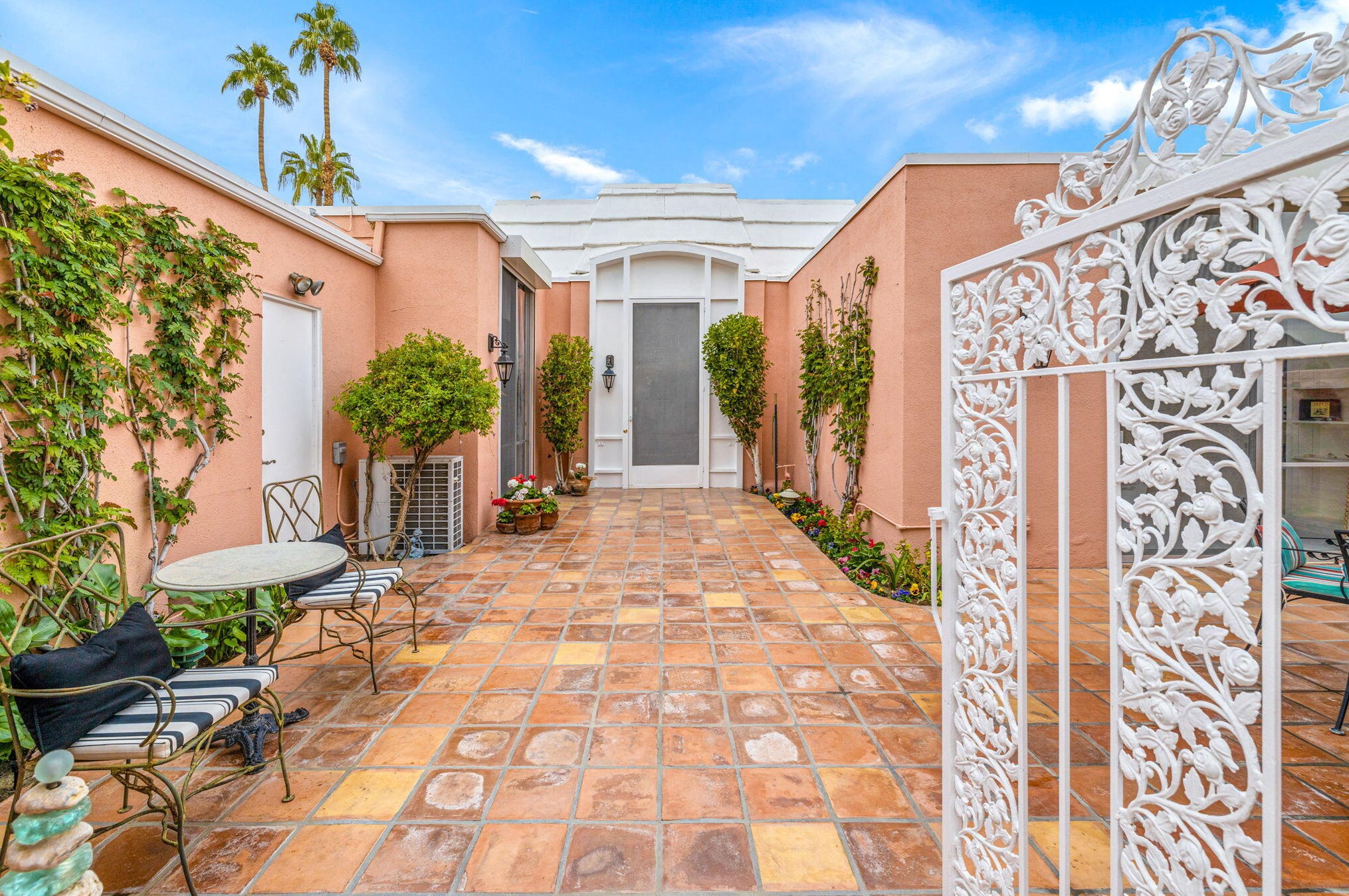 73574 El Hasson Cir, Palm Desert, CA 92260-5850