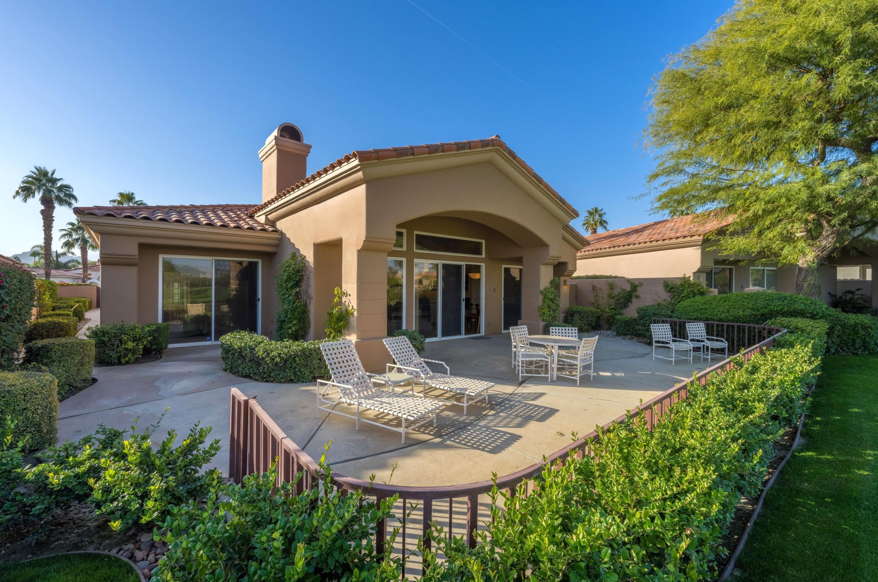 436 Tomahawk Dr, Palm Desert, CA 92211-7482