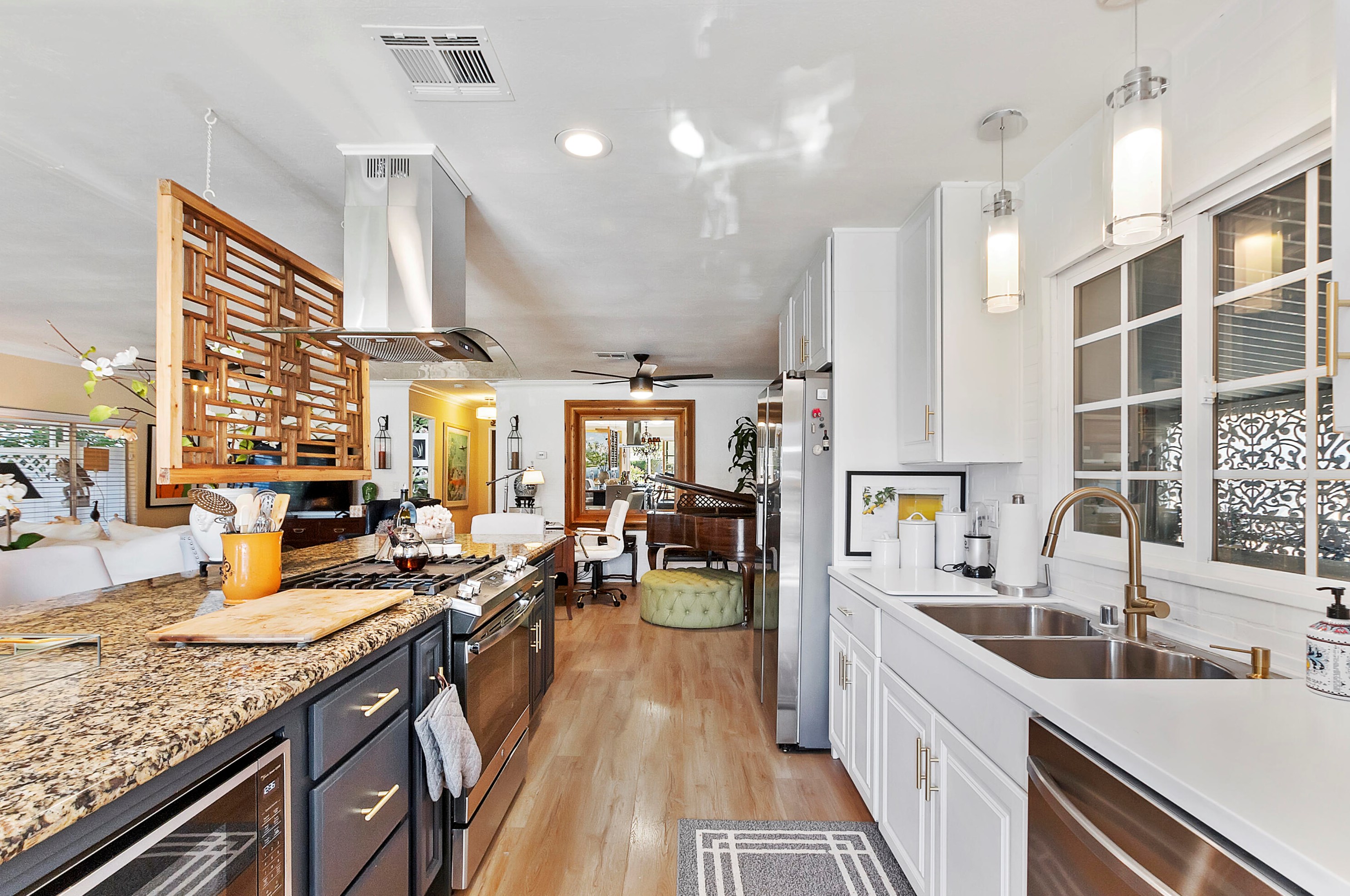 450 Paseo Perdido, Cathedral City CA  92234-1628 exterior
