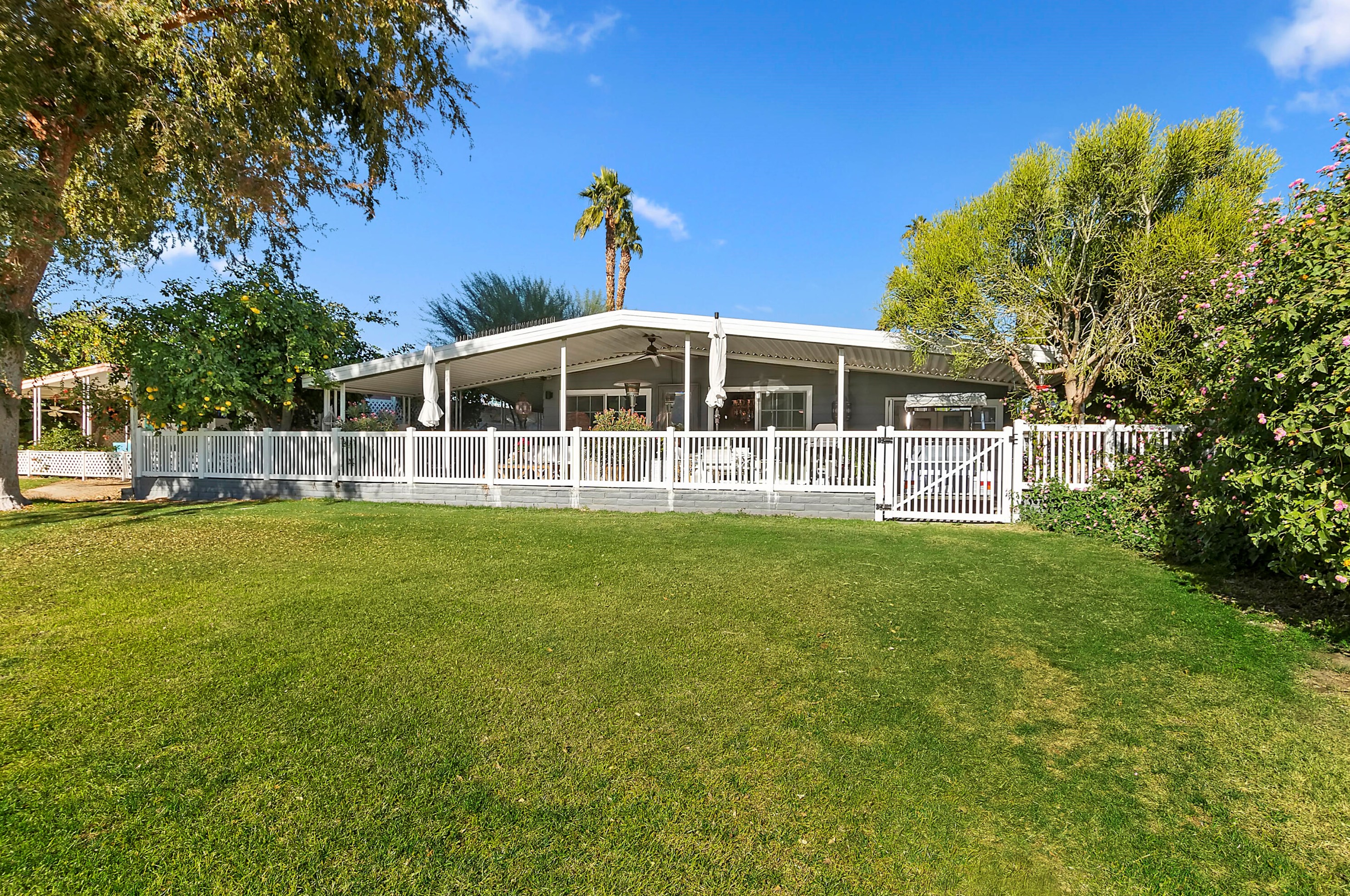 450 Paseo Perdido, Cathedral City CA  92234-1628 exterior