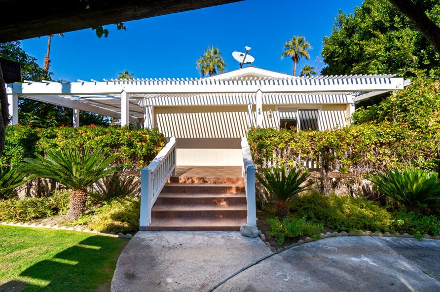 1085 Via Verde, Cathedral City CA  92234-4366 exterior