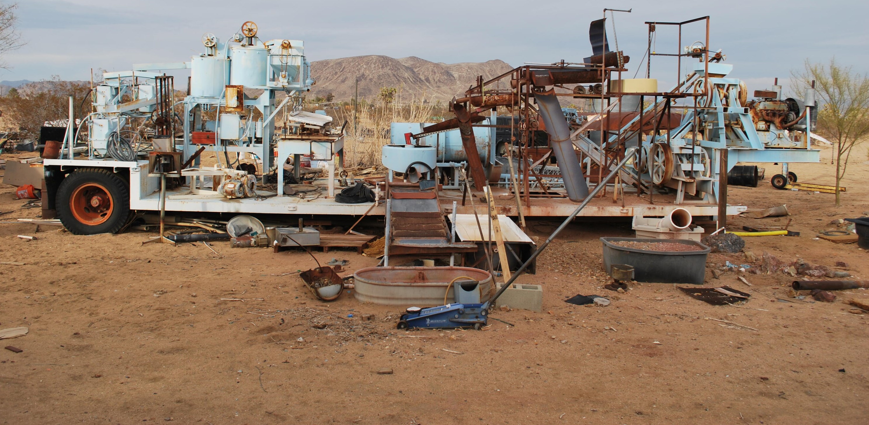 59221 Lutz Ave, Yucca Valley CA 92285-3106 exterior