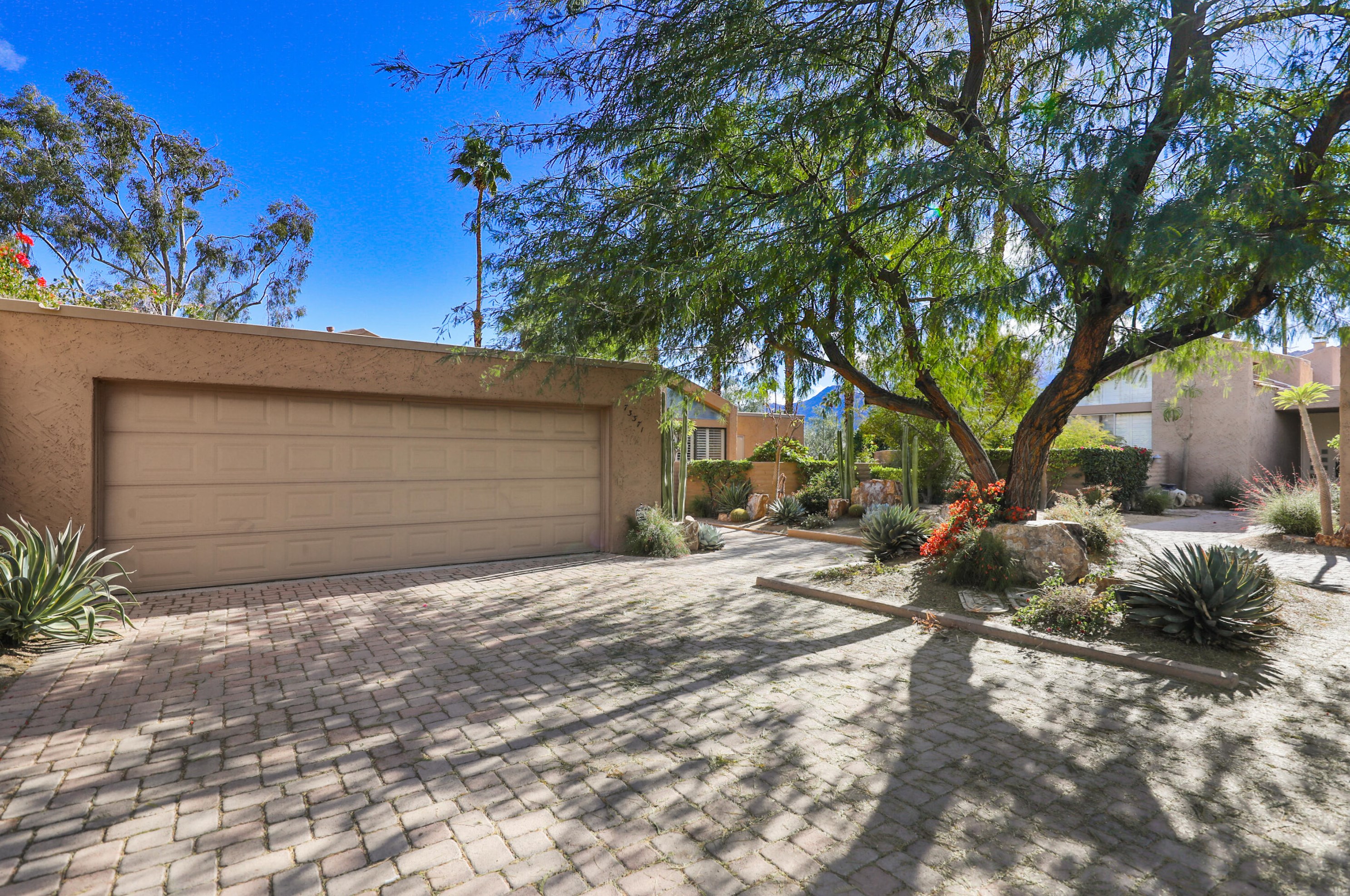 73371 Oriole Ct, Palm Desert, CA 92260-6858