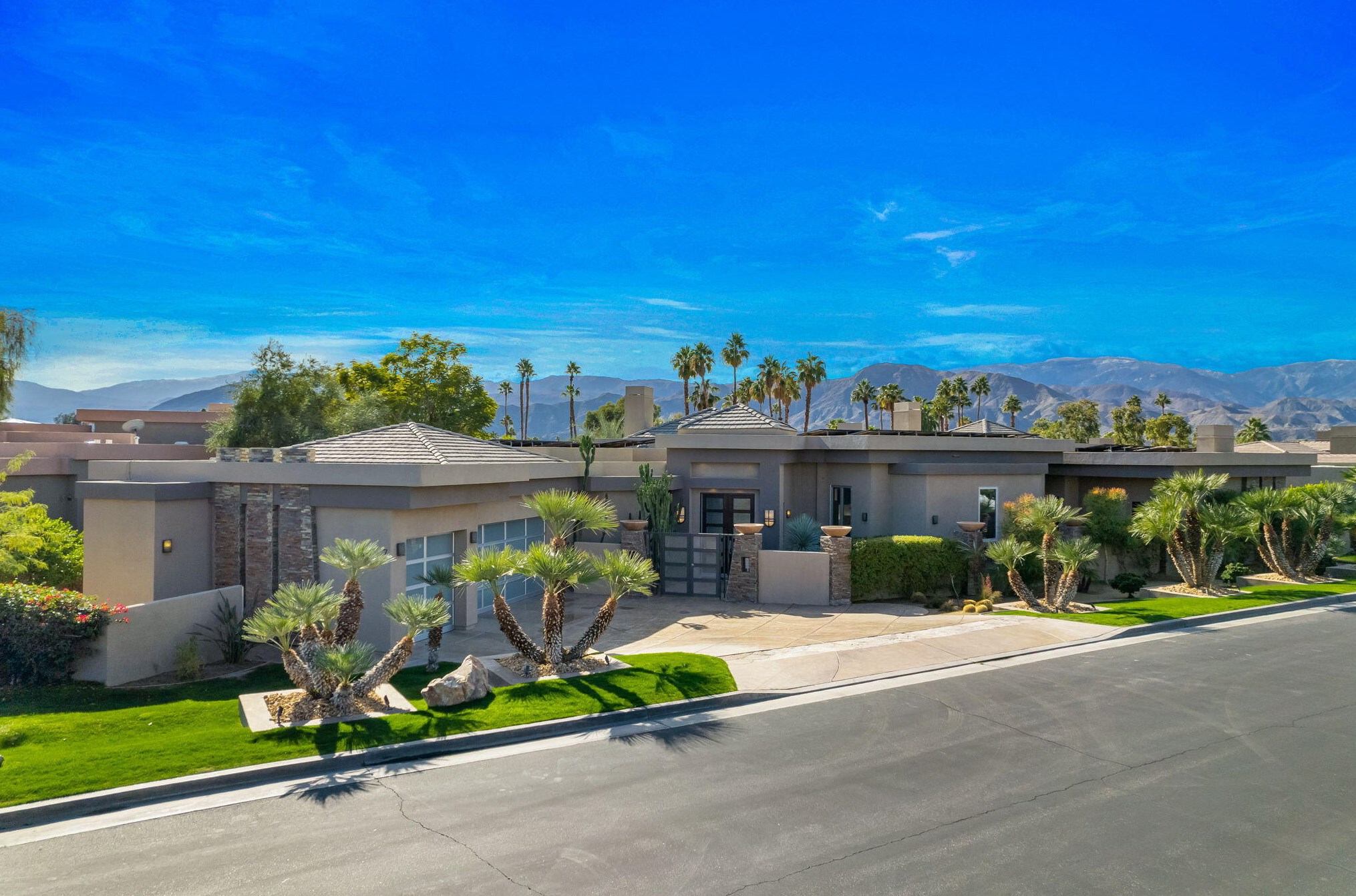 7 Ambassador Cir, Rancho Mirage, CA 92270