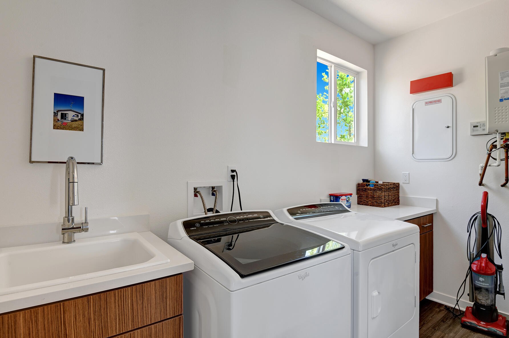 13911 Valley View Ct, Desert Hot Springs CA  92240-6585 exterior