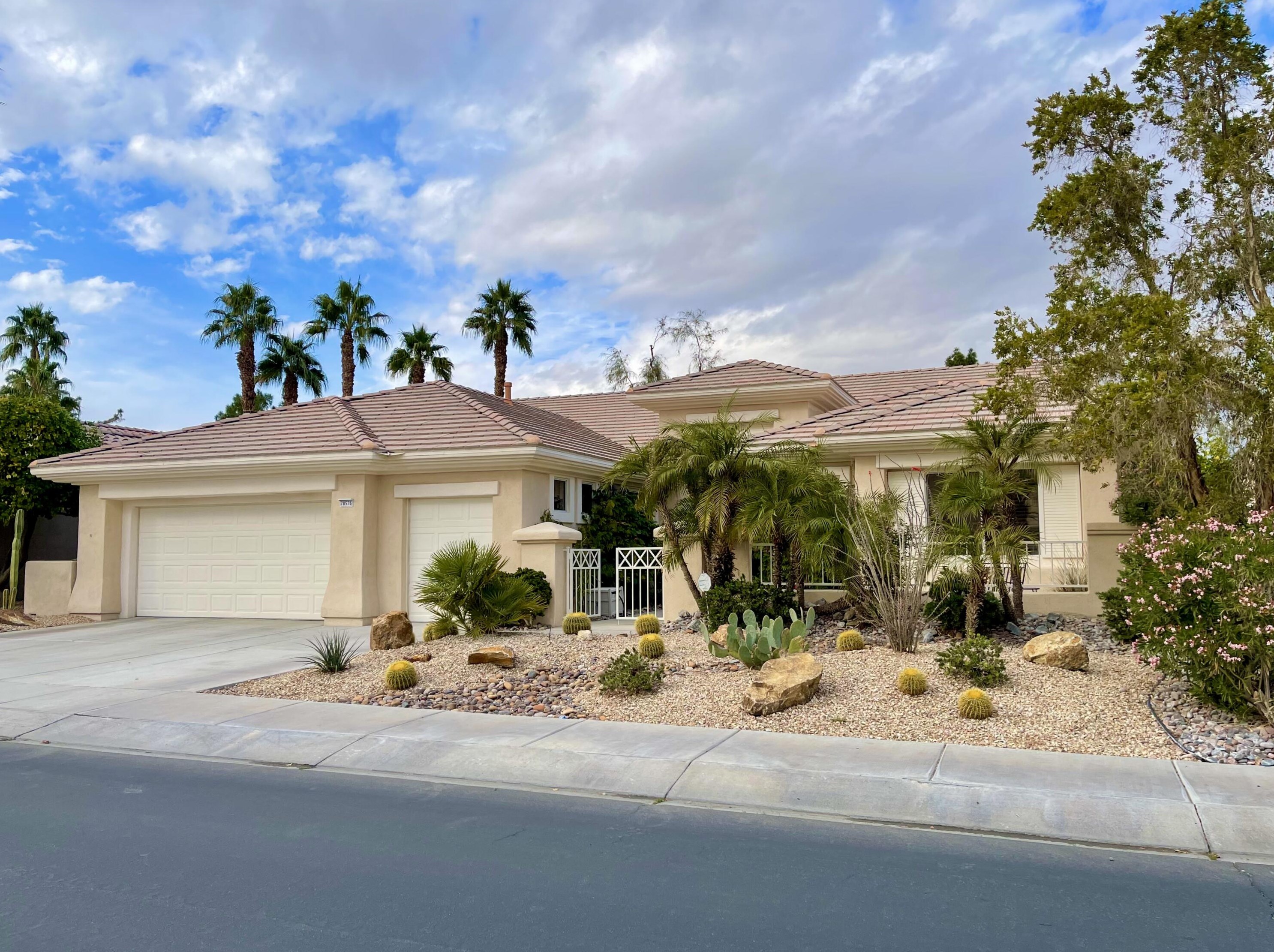 78576 Kensington Ave, Palm Desert, CA 92211-6327