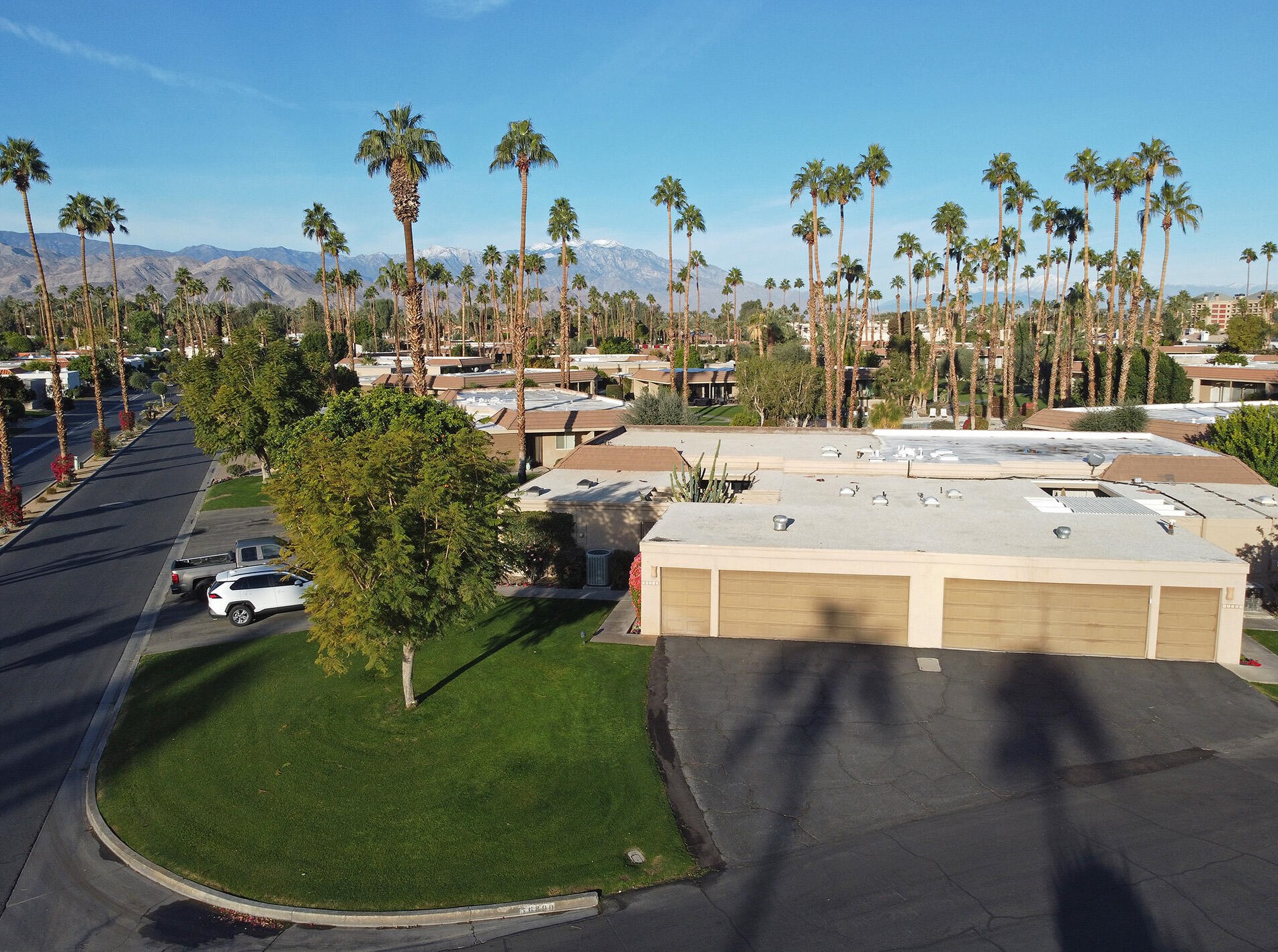 76890 Sandpiper Dr, Palm Desert, CA 92210-8951