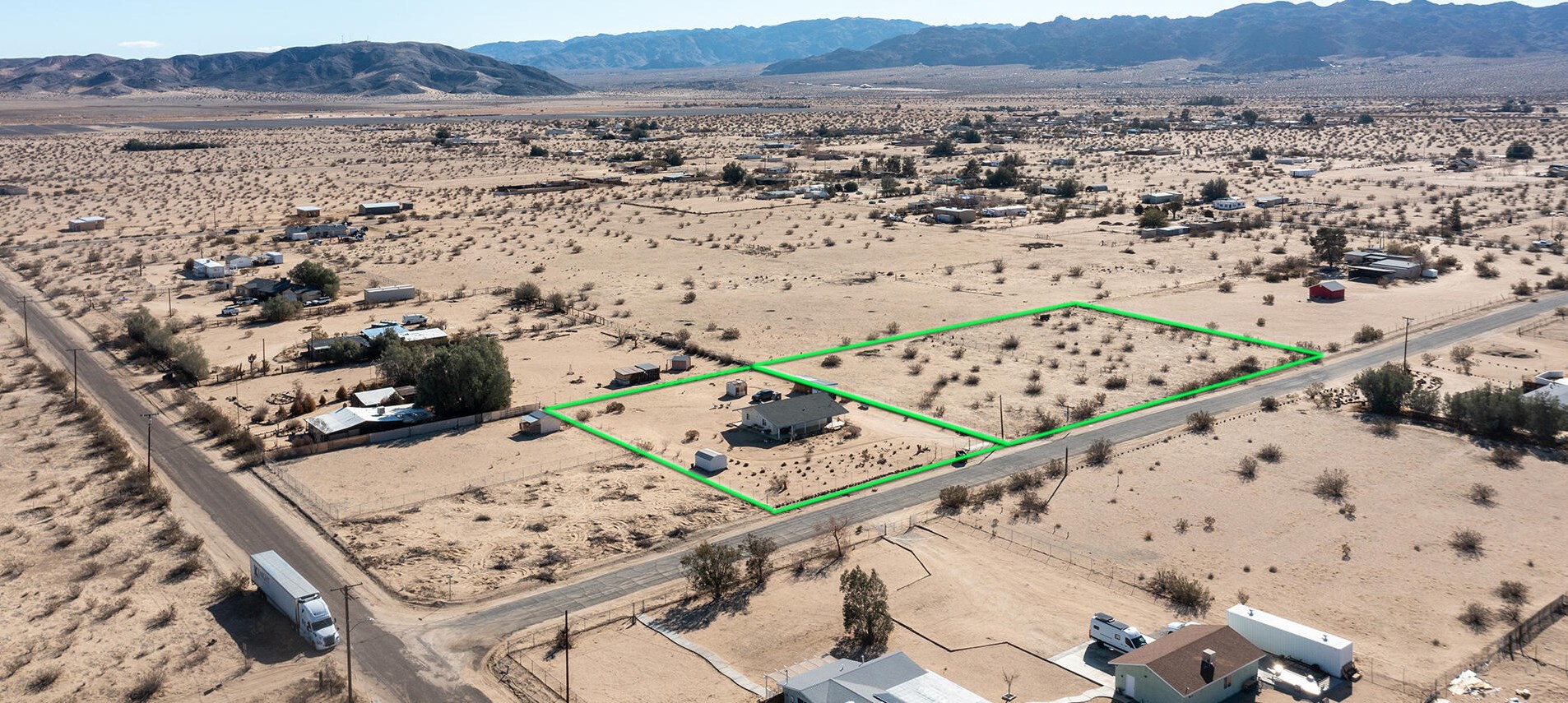 4545 Sunkist Rd, Joshua Tree CA  92252-4471 exterior