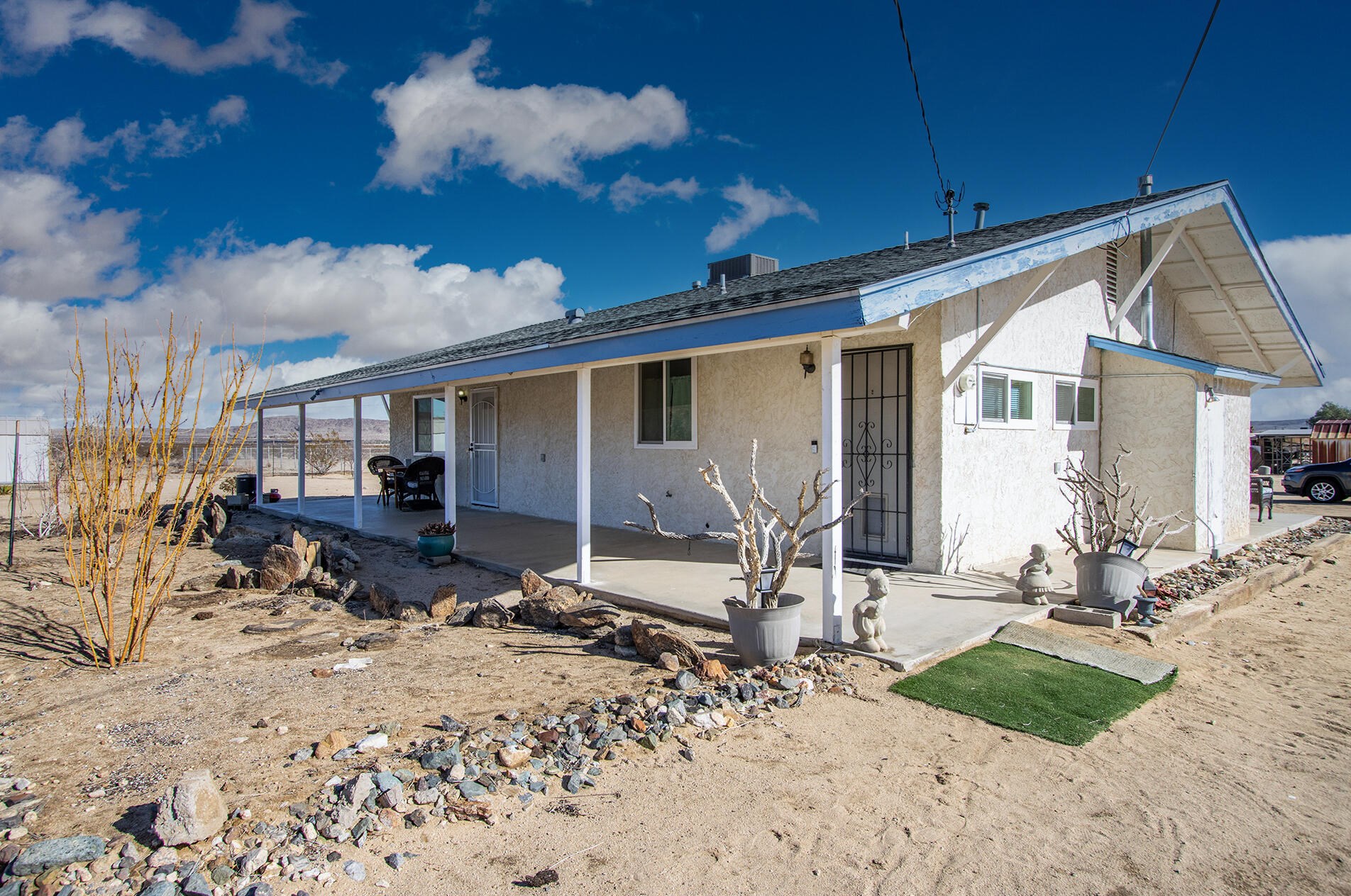 4545 Sunkist Rd, Joshua Tree CA  92252-4471 exterior