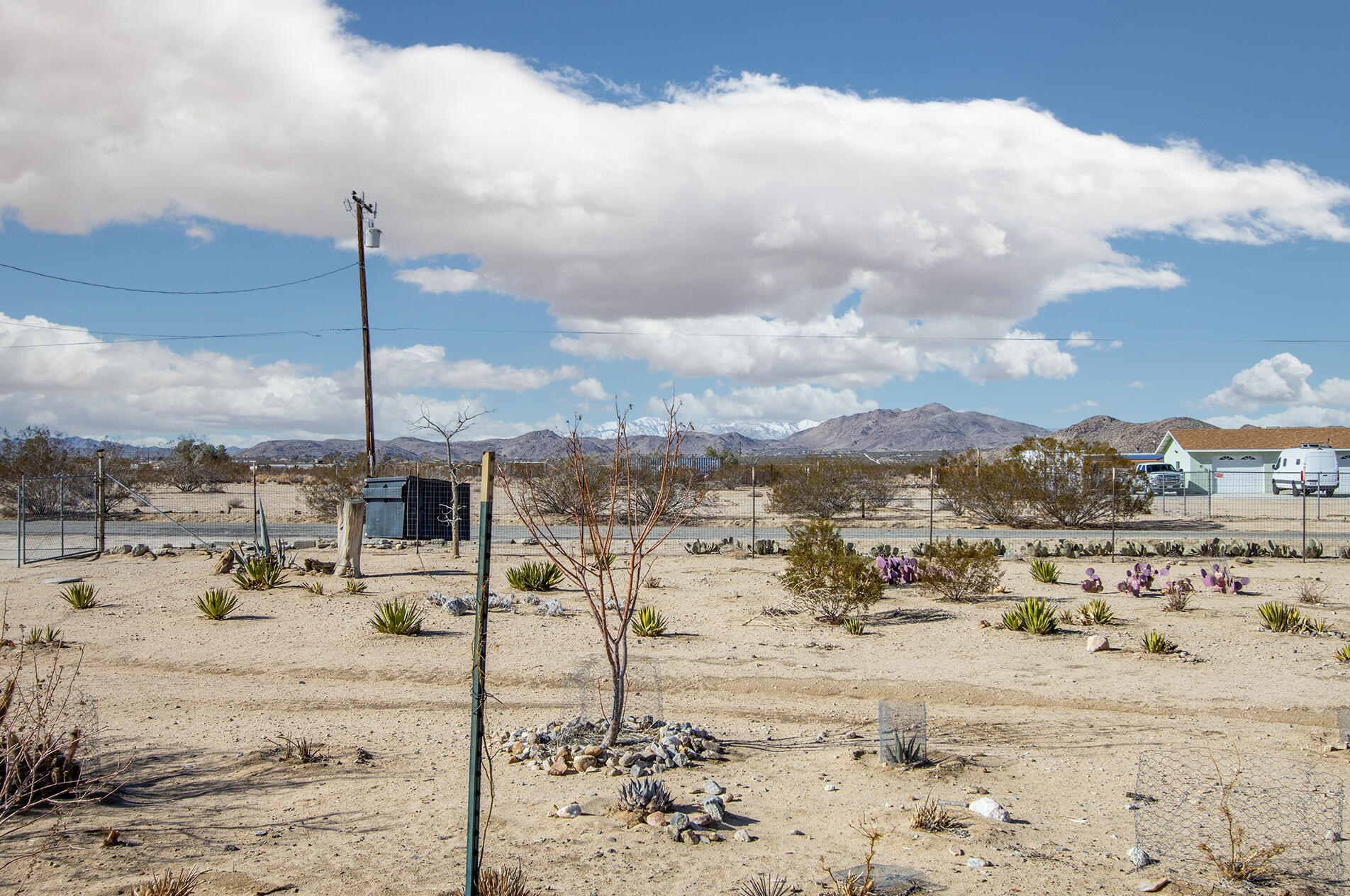 4545 Sunkist Rd, Joshua Tree CA  92252-4471 exterior