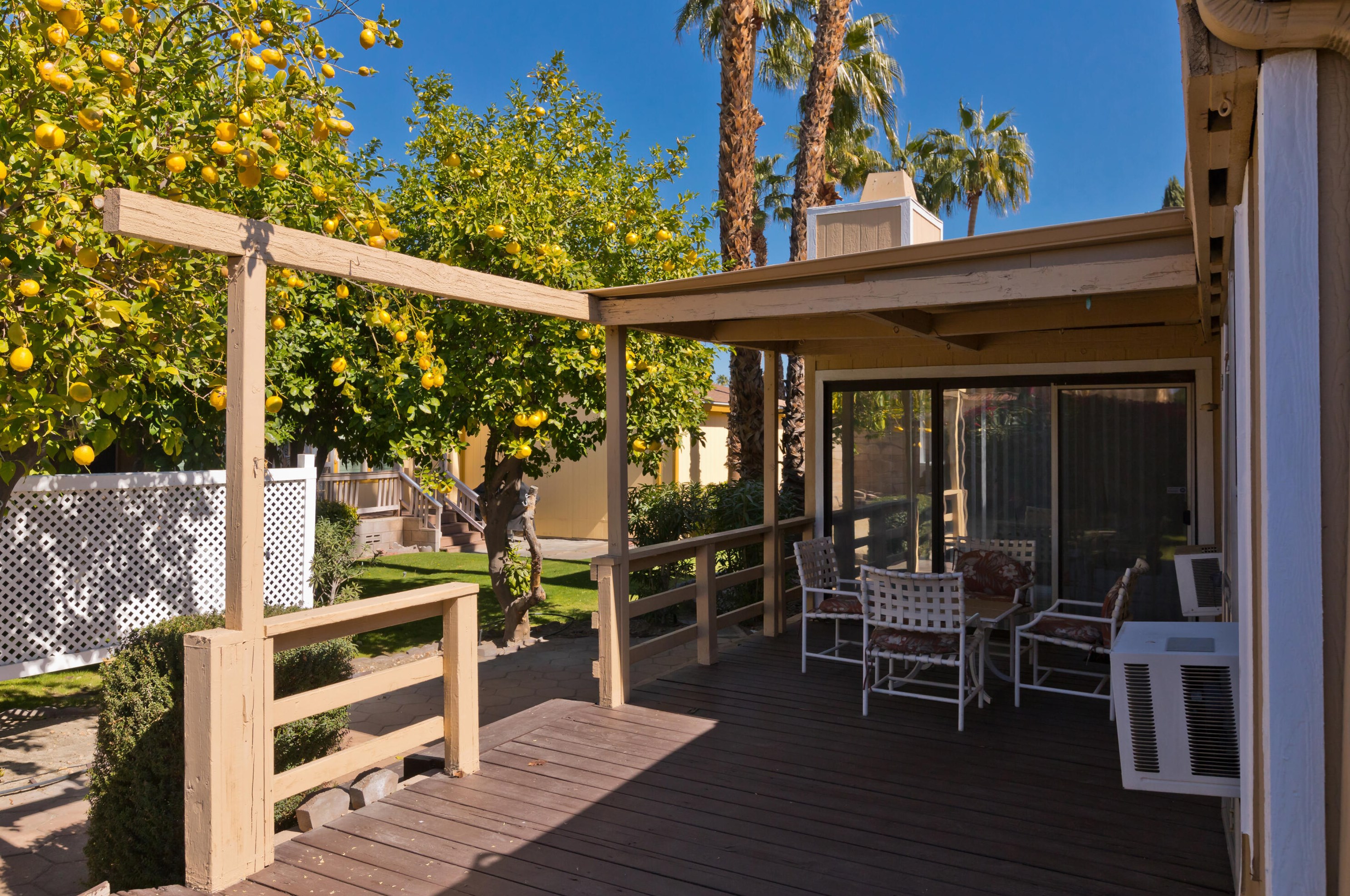 1076 Via Grande, Cathedral City CA  92234-4330 exterior