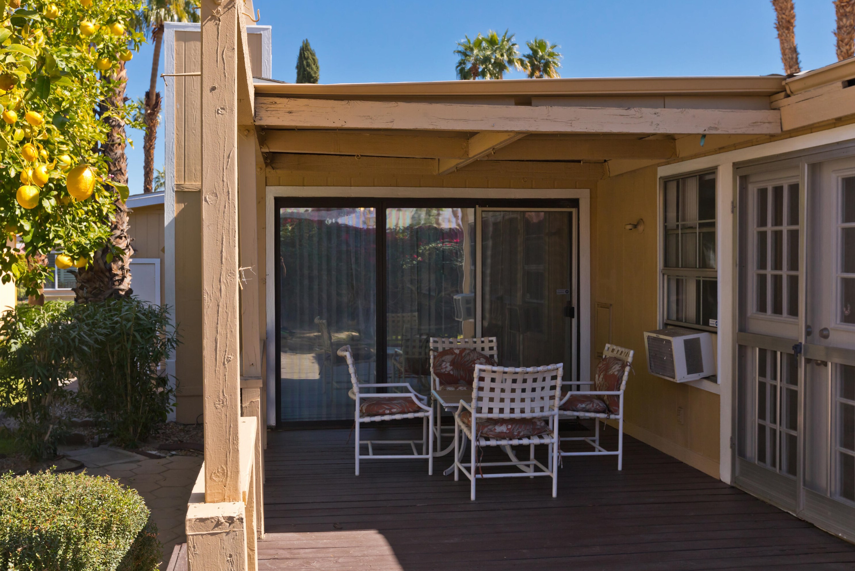 1076 Via Grande, Cathedral City CA  92234-4330 exterior