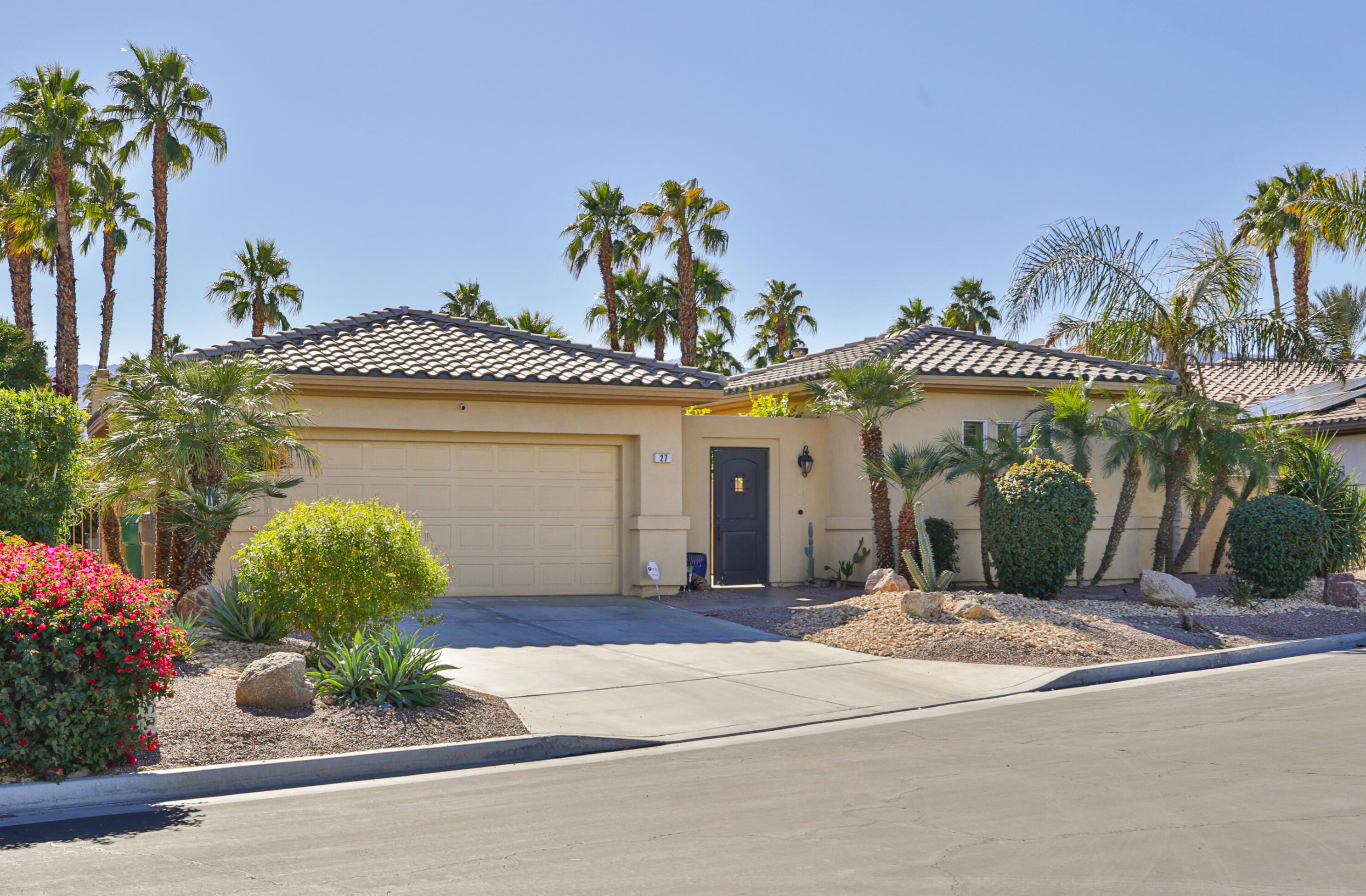 27 Via Cielo Azul, Palm Desert, CA 92260-3123