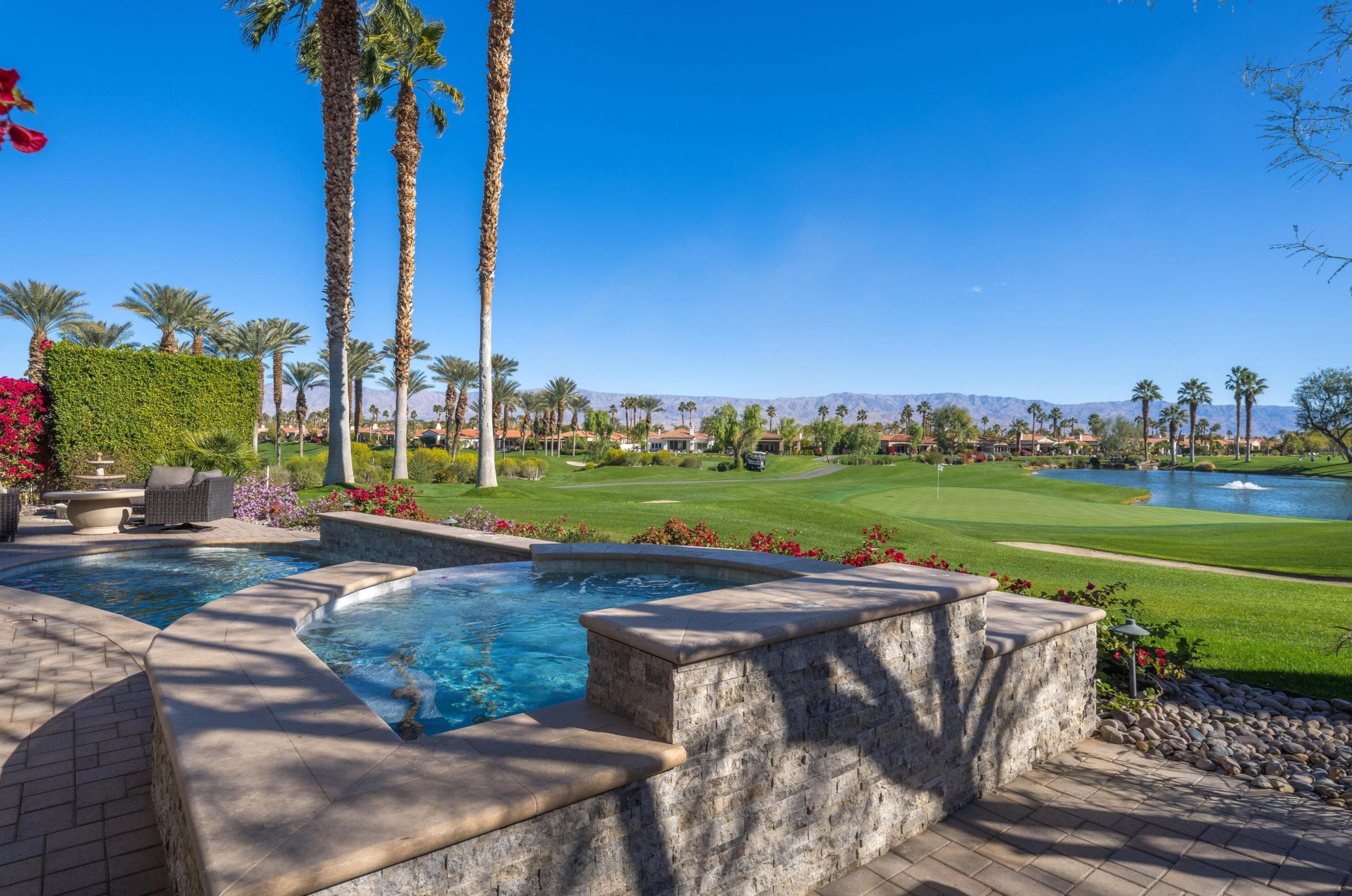 816 Mesa Grande Dr, Palm Desert, CA 92211-8987