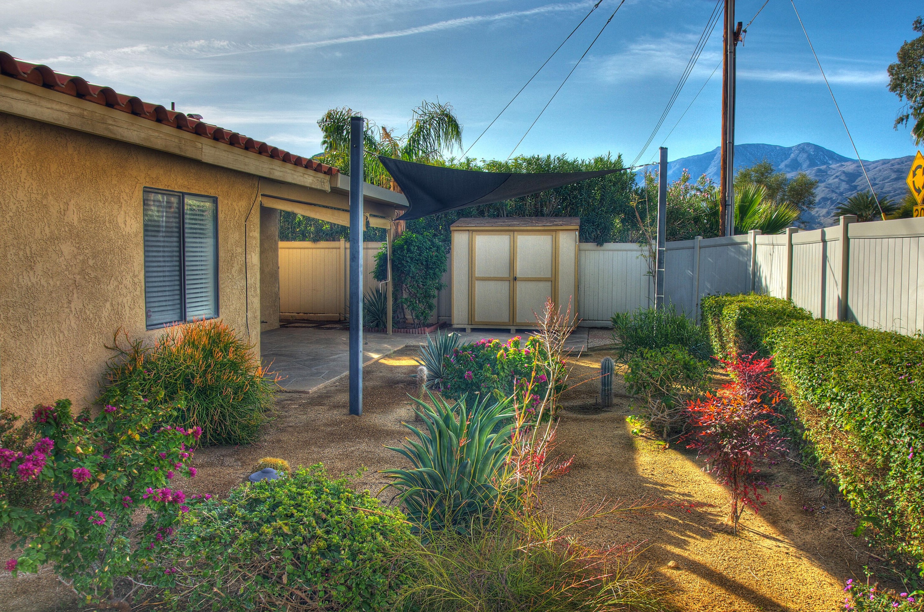 51725 Avenida Mendoza, La Quinta, CA 92253-3132