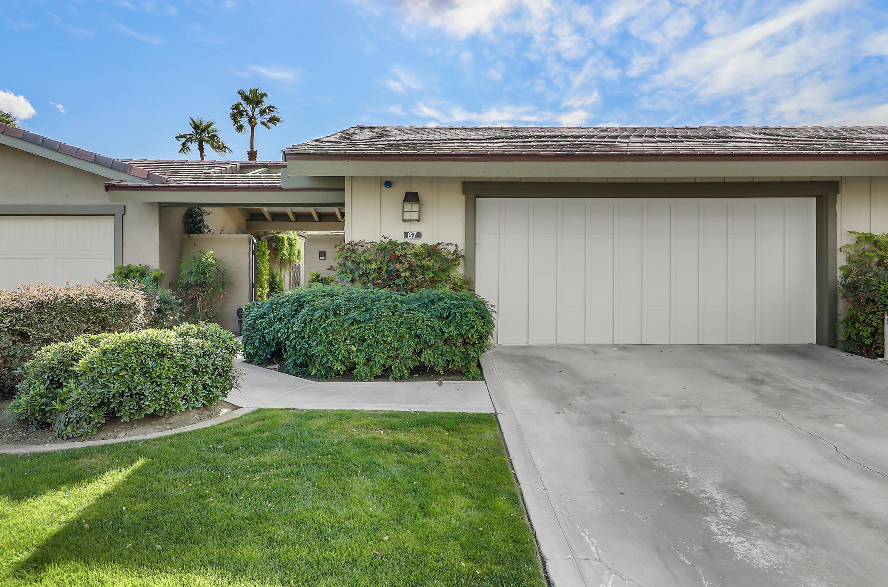 67 Old Ranch Rd, Palm Desert, CA 92211-3281