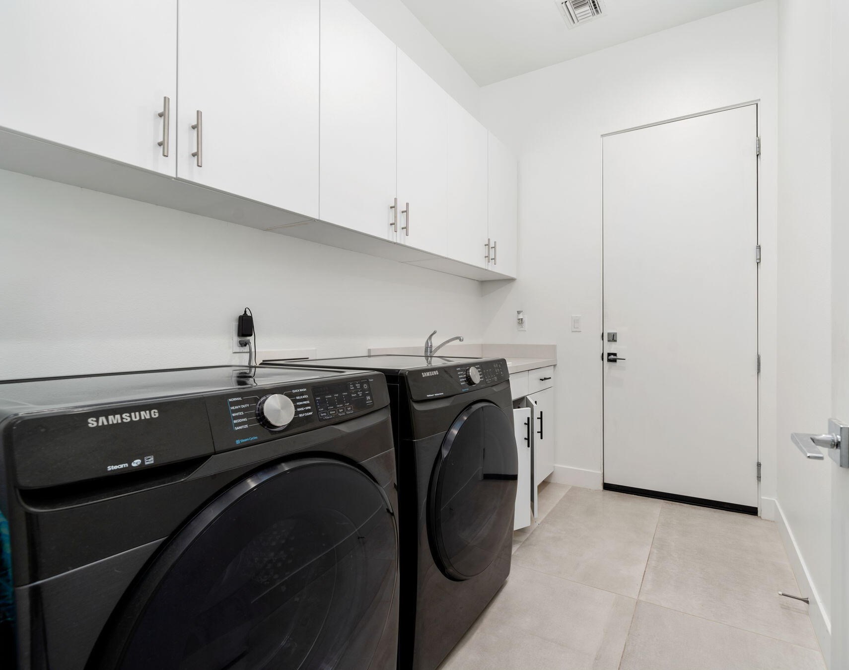 54640 Avenida Juarez, La Quinta CA  92253-3722 exterior