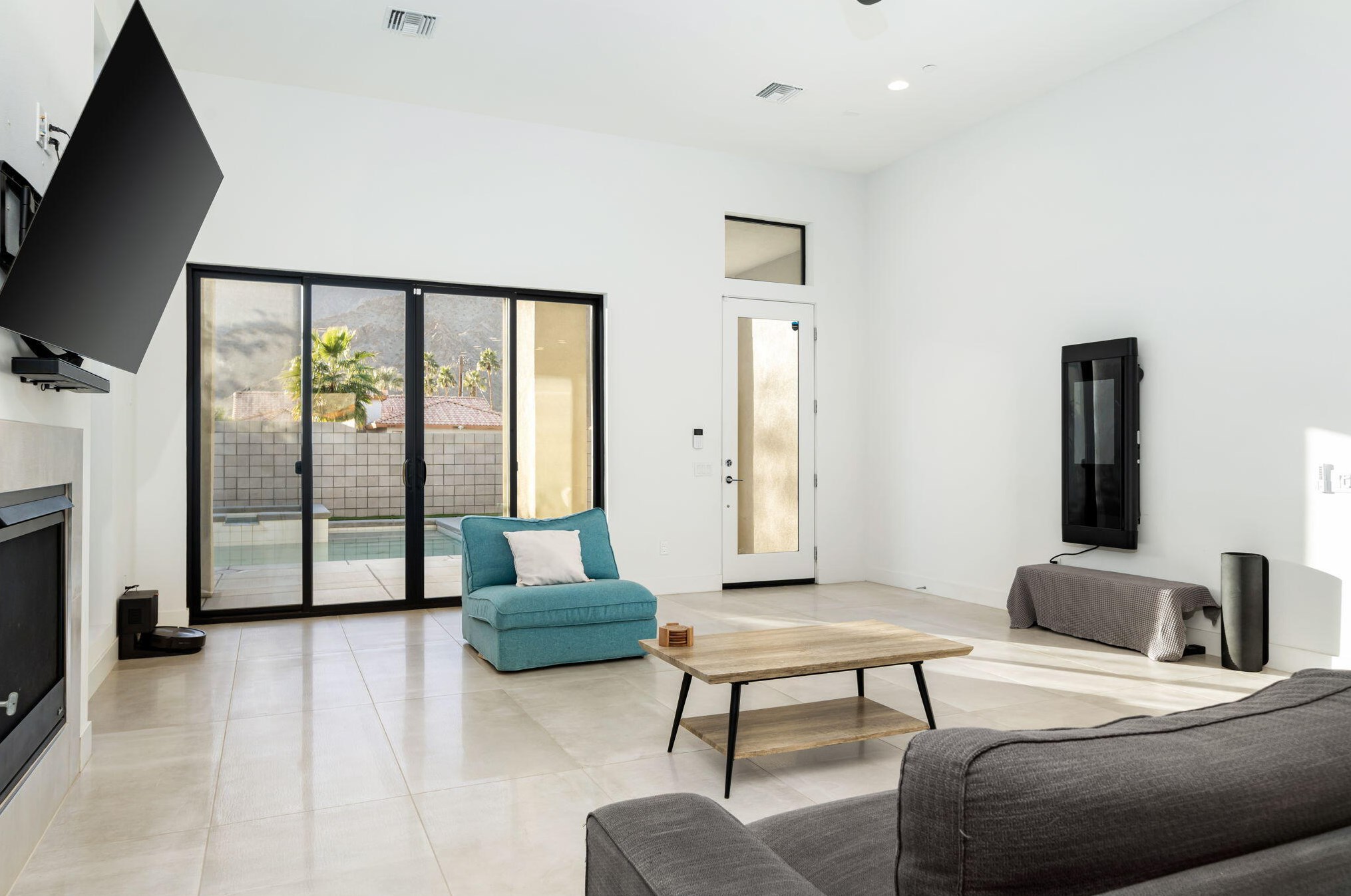 54640 Avenida Juarez, La Quinta CA  92253-3722 exterior