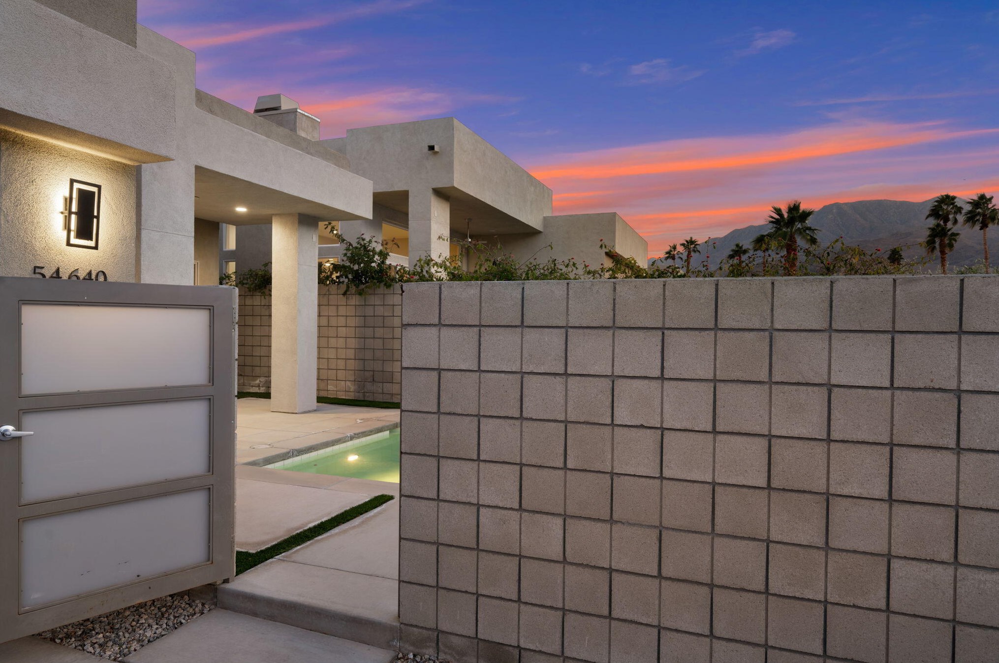 54640 Avenida Juarez, La Quinta CA  92253-3722 exterior