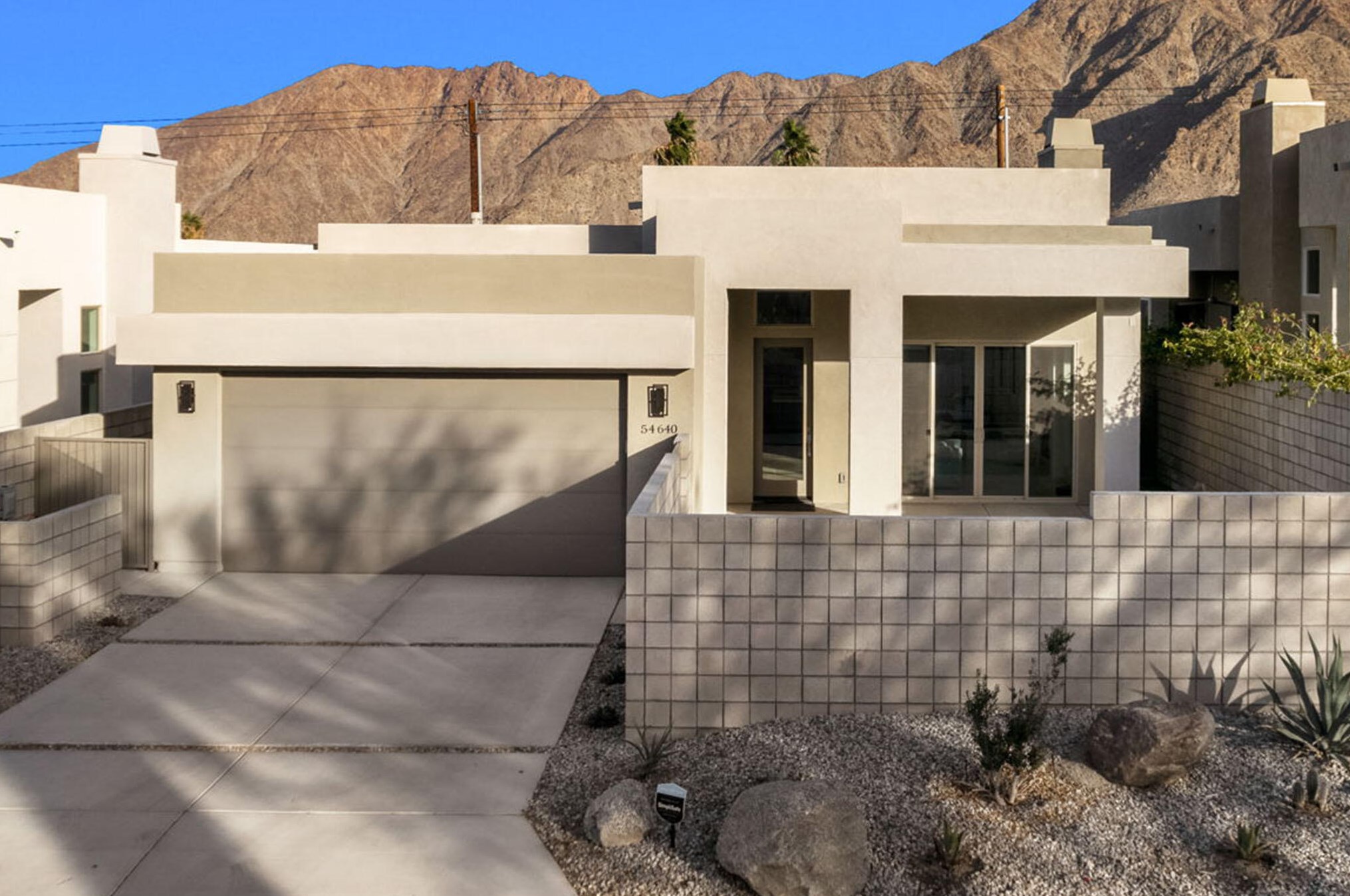 54640 Avenida Juarez, La Quinta CA  92253-3722 exterior