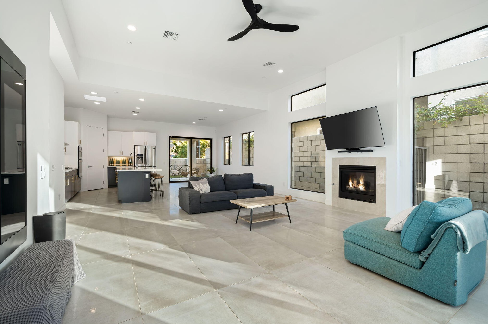 54640 Avenida Juarez, La Quinta CA  92253-3722 exterior