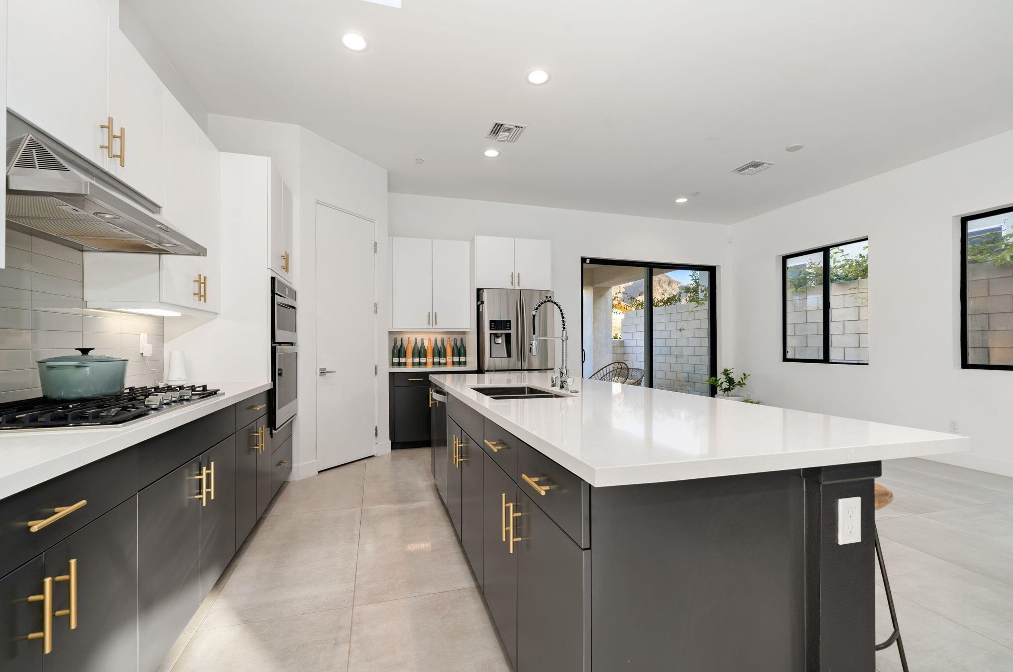 54640 Avenida Juarez, La Quinta CA  92253-3722 exterior