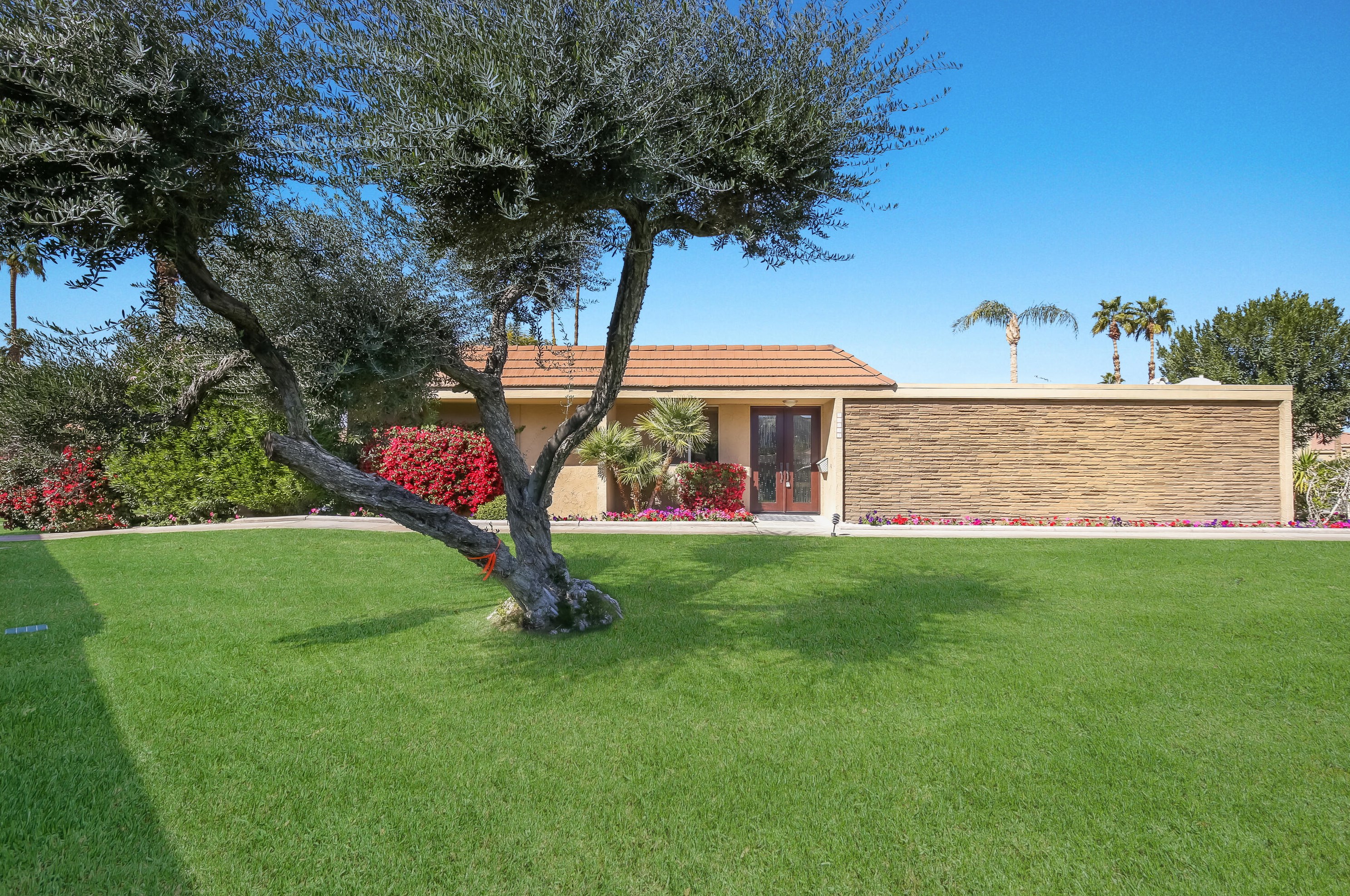 76835 Roadrunner Dr, Palm Desert, CA 92210-8936