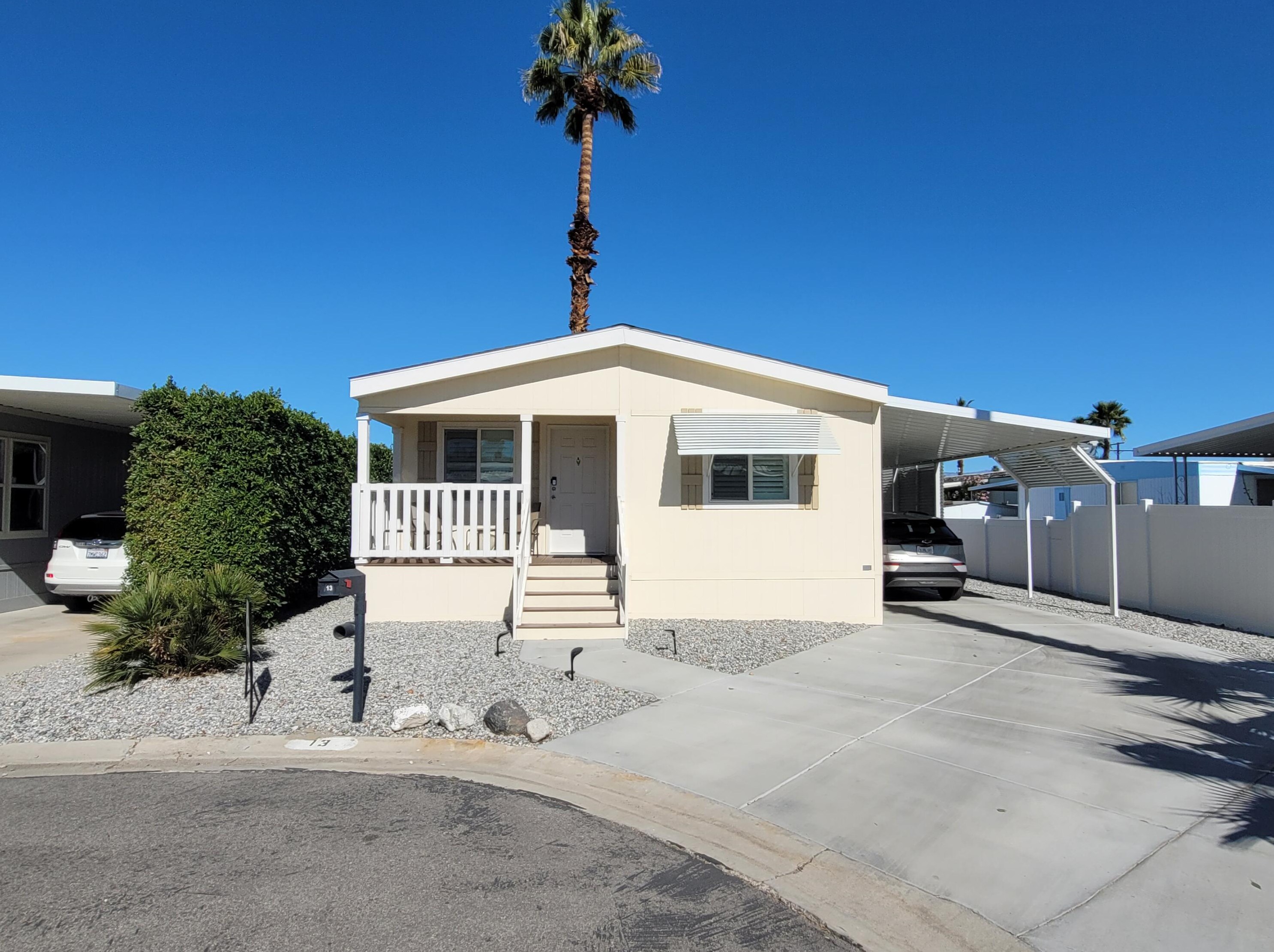 13 Oasis Dr N, Cathedral City, CA 92234