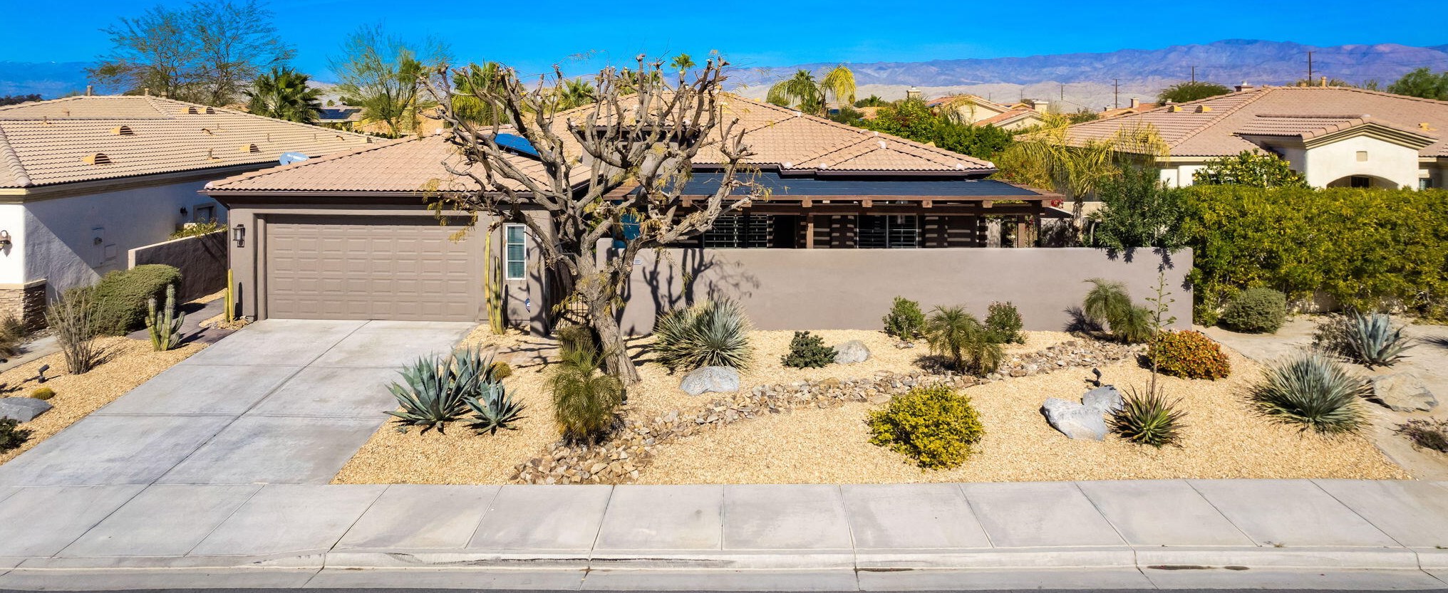 74114 Chinook Cir, Palm Desert, CA 92211-2083