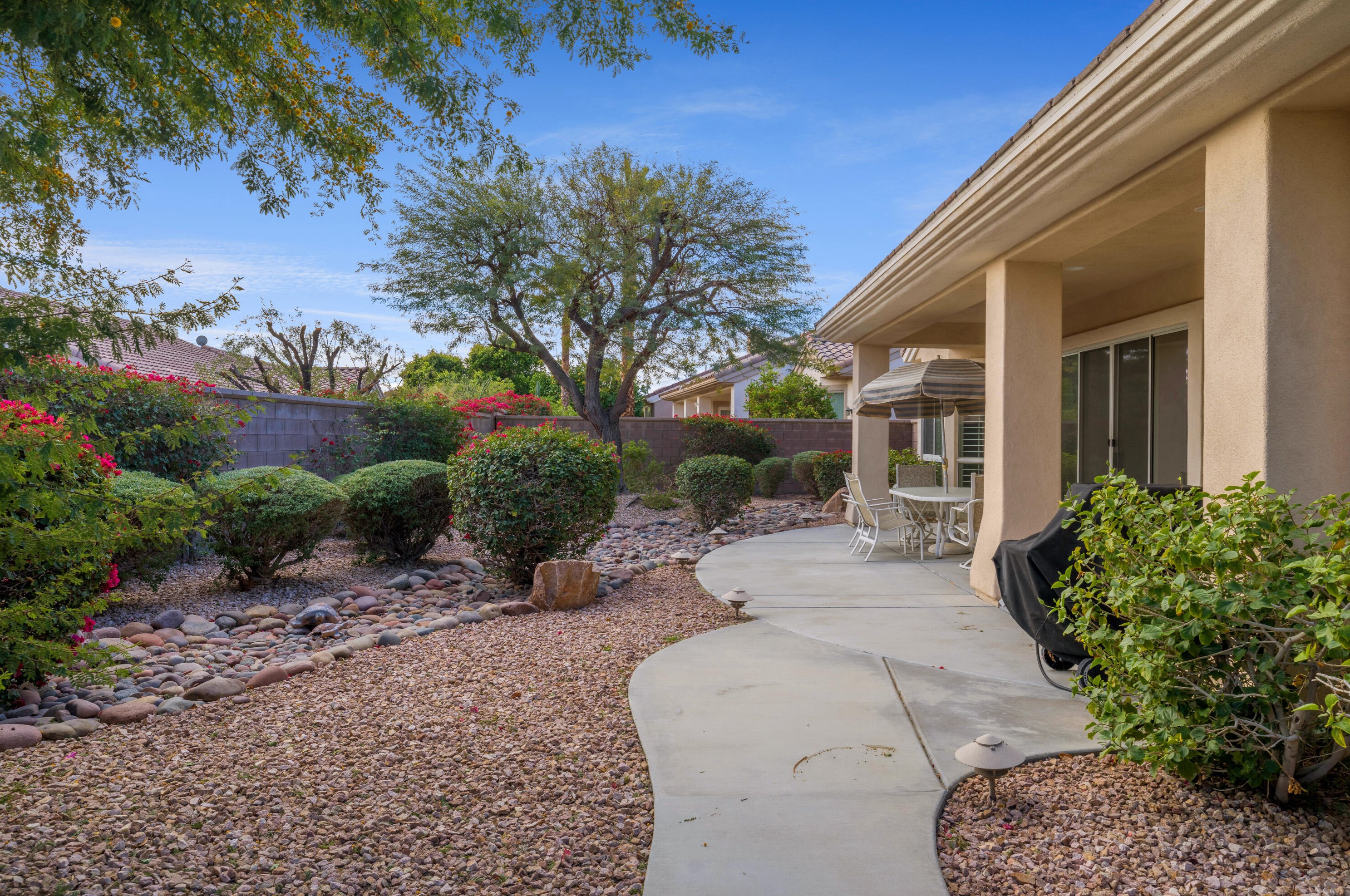35826 Calloway Ln, Palm Desert, CA 92211-2670