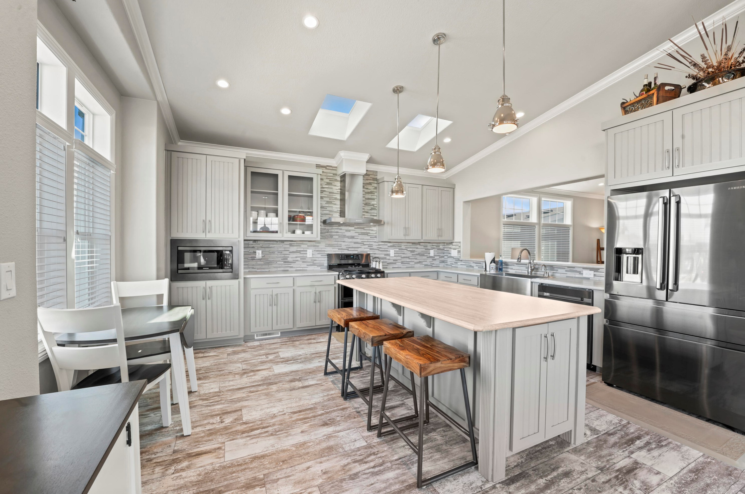 38637 Fuller Dr, Palm Desert, CA 92260-1230