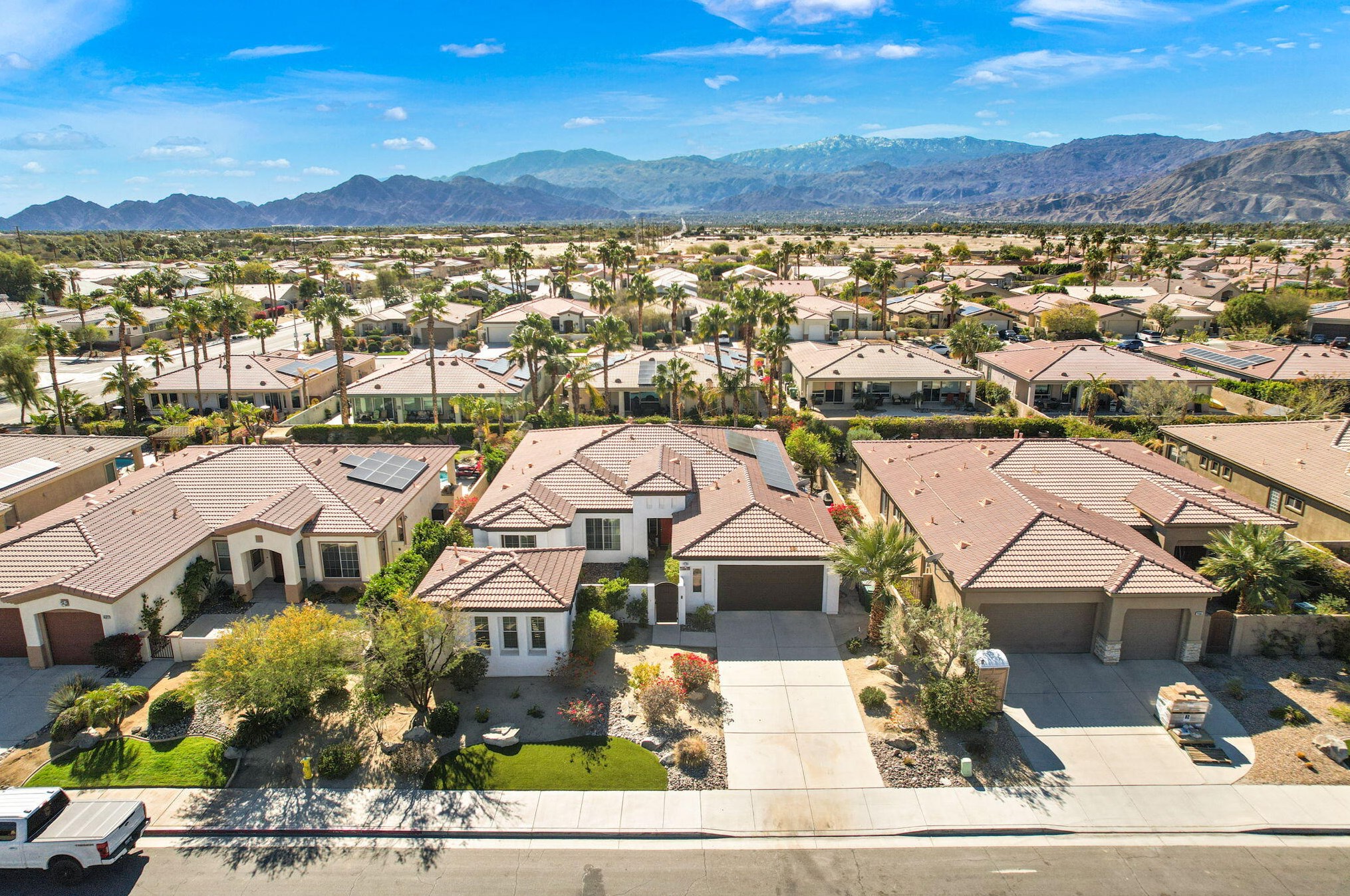74071 Chinook Cir, Palm Desert, CA 92211-2076