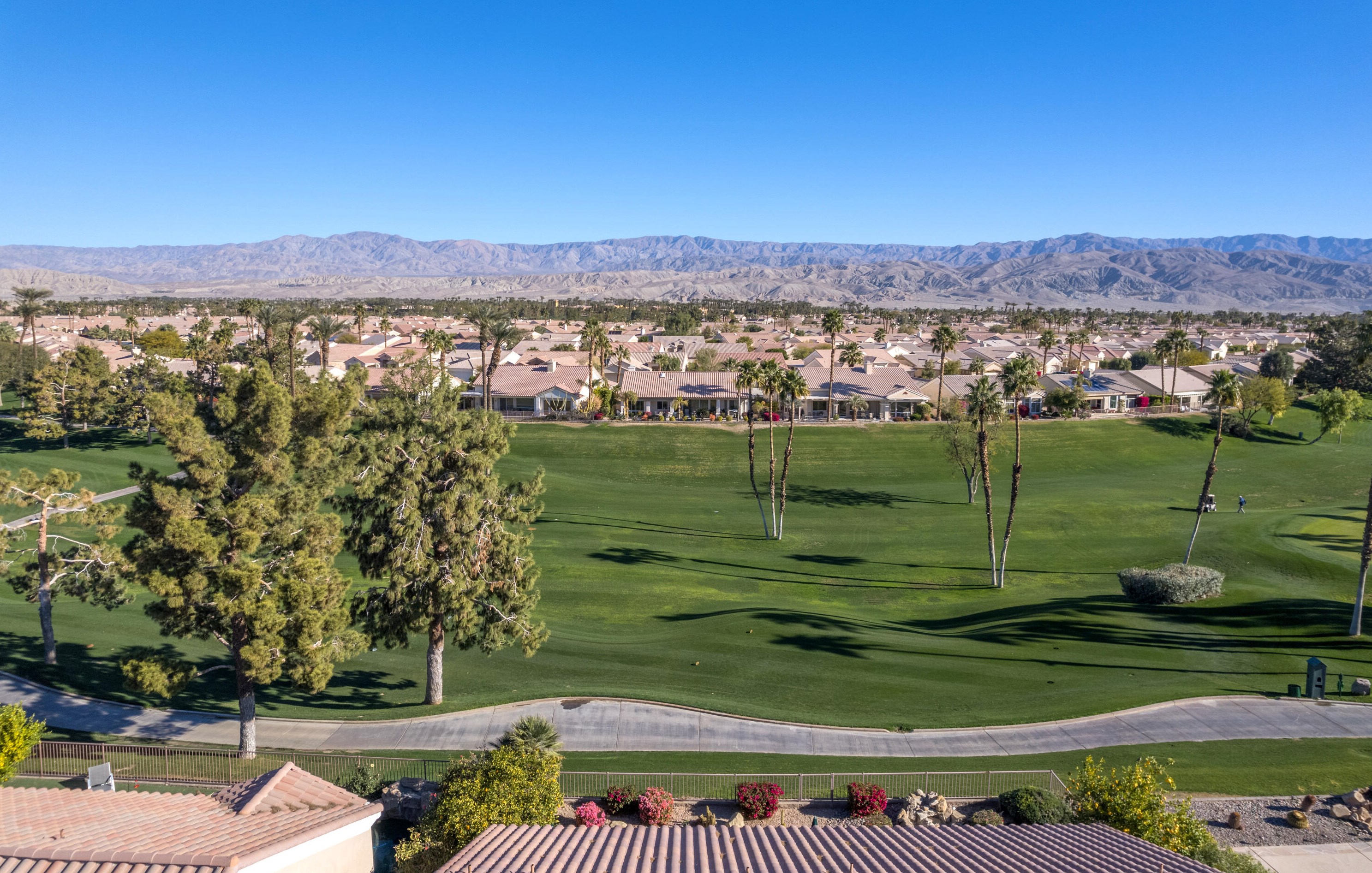 39511 Manorgate Rd, Palm Desert, CA 92211-1916