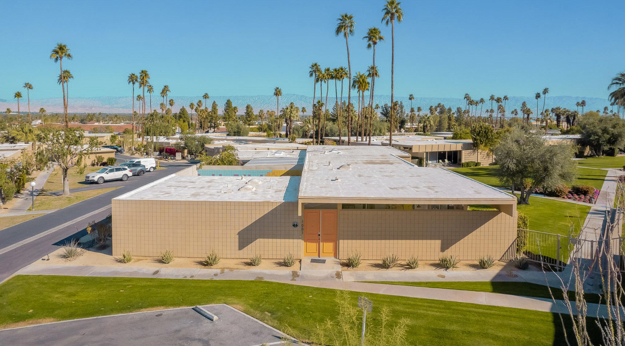 72535 El Paseo, Palm Desert, CA 92260-3454