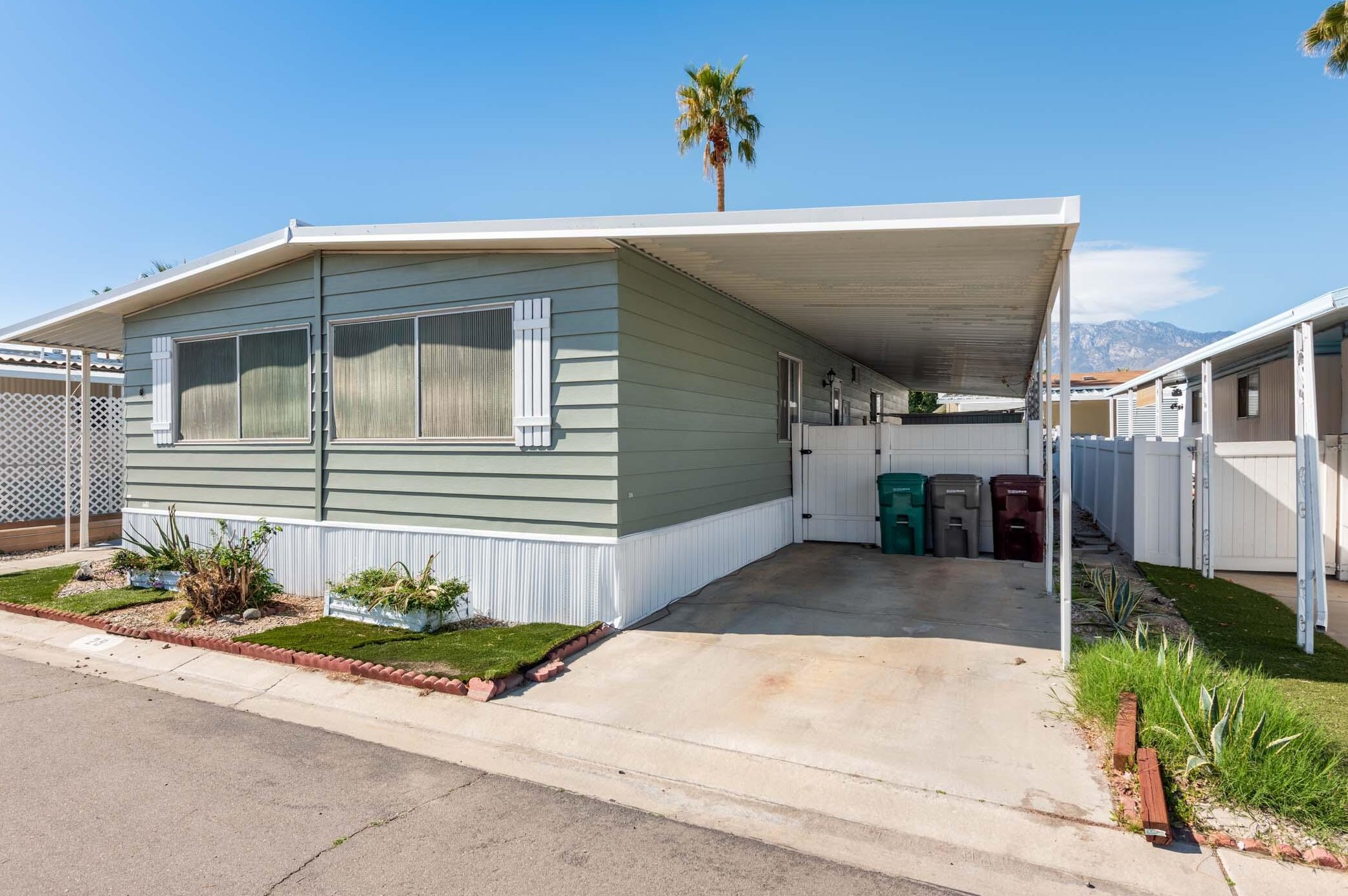 29 Mecca Dr, Cathedral City, CA 92234