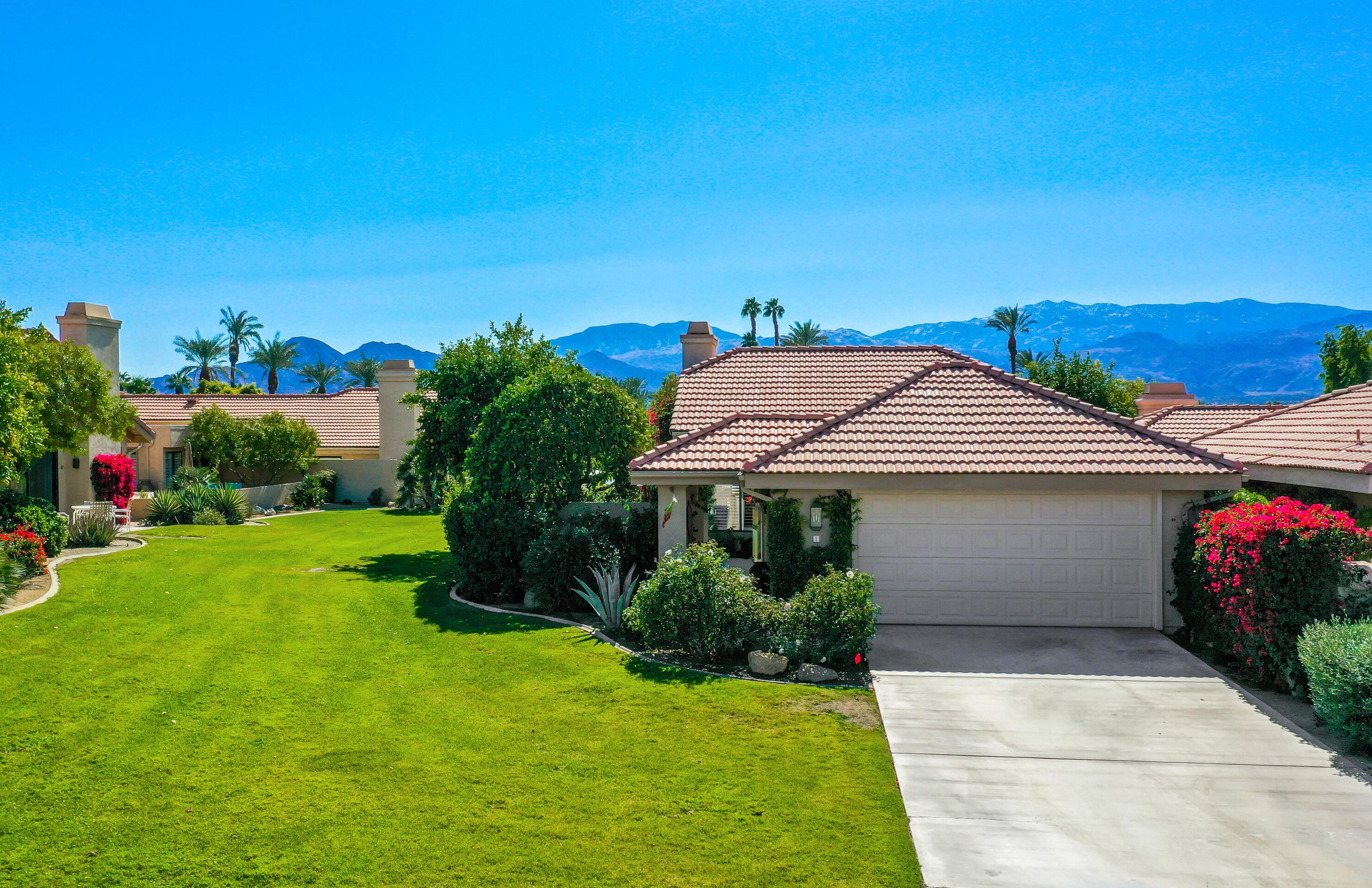 1 Paume Ln, Palm Desert, CA 92260-1625