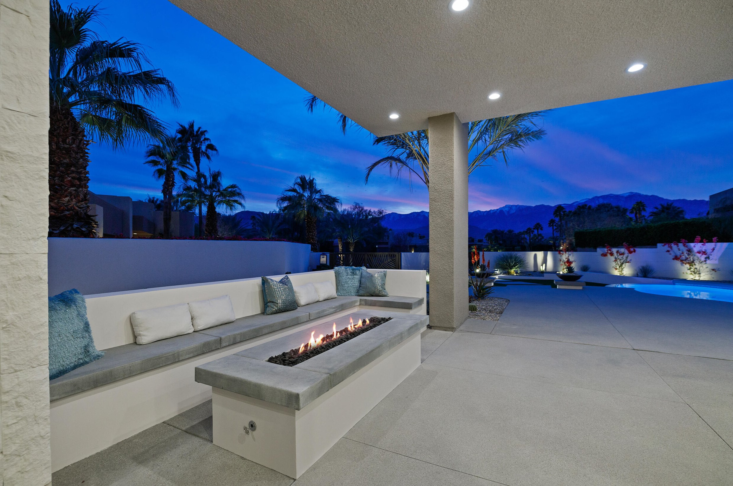 8 Ambassador Cir, Rancho Mirage, CA 92270