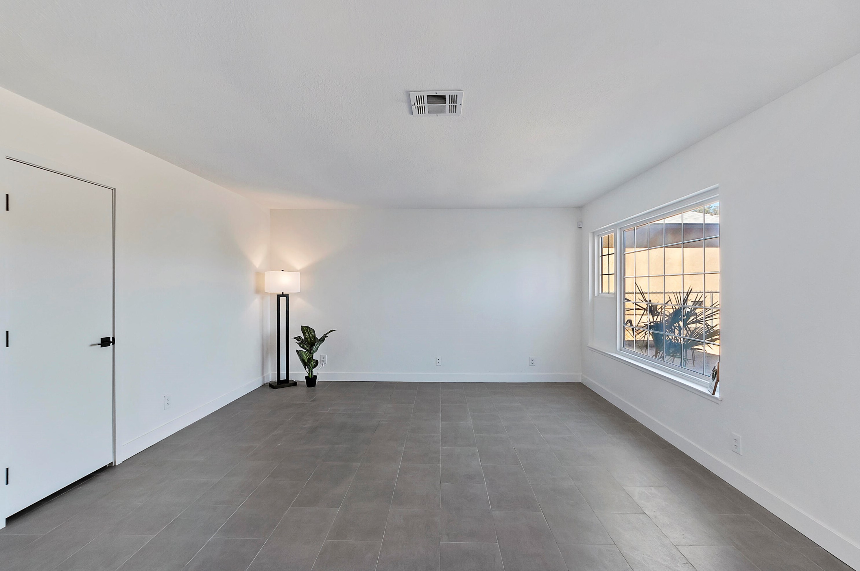 6006 Morongo Rd, Twntynine Plm CA  92277-2054 exterior