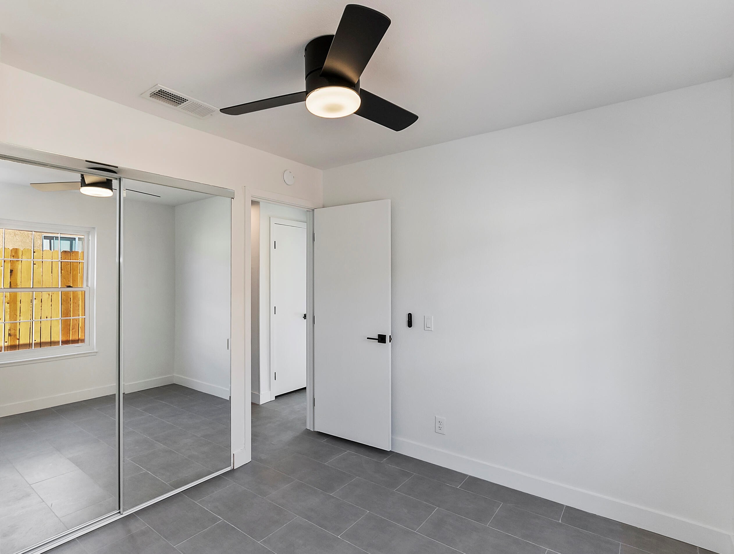 6006 Morongo Rd, Twntynine Plm CA  92277-2054 exterior
