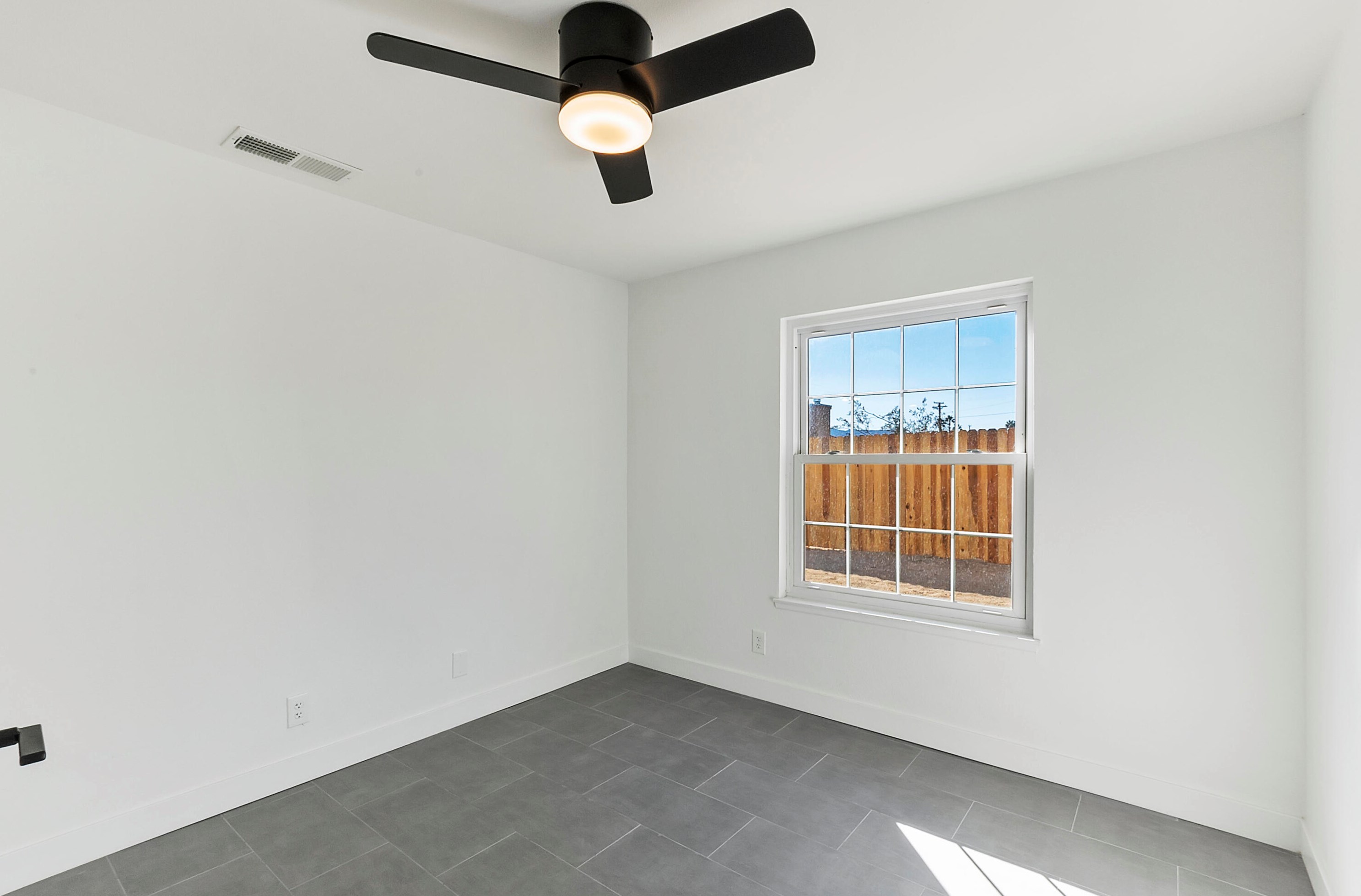 6006 Morongo Rd, Twntynine Plm CA  92277-2054 exterior