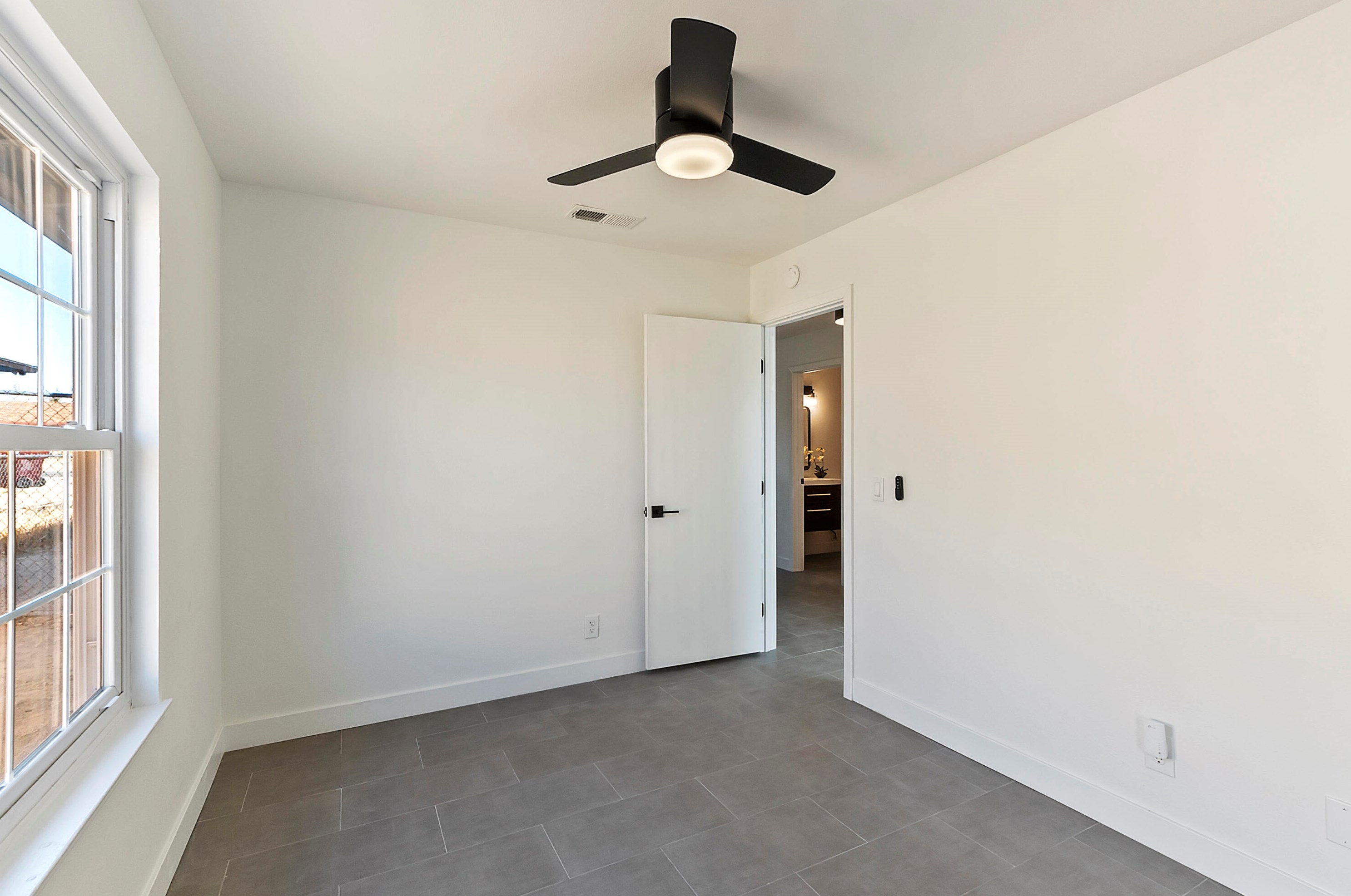 6006 Morongo Rd, Twntynine Plm CA  92277-2054 exterior