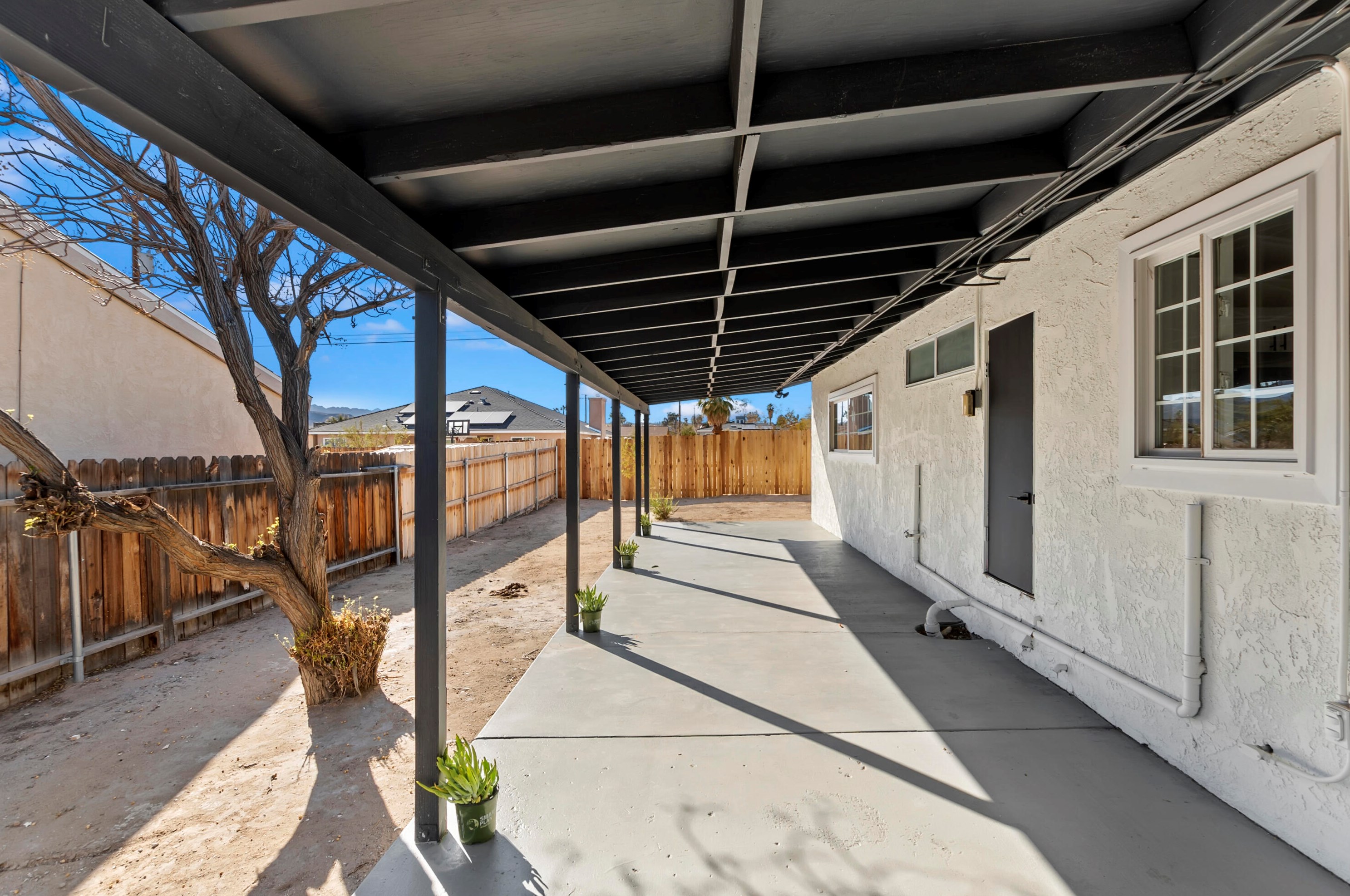 6006 Morongo Rd, Twntynine Plm CA  92277-2054 exterior
