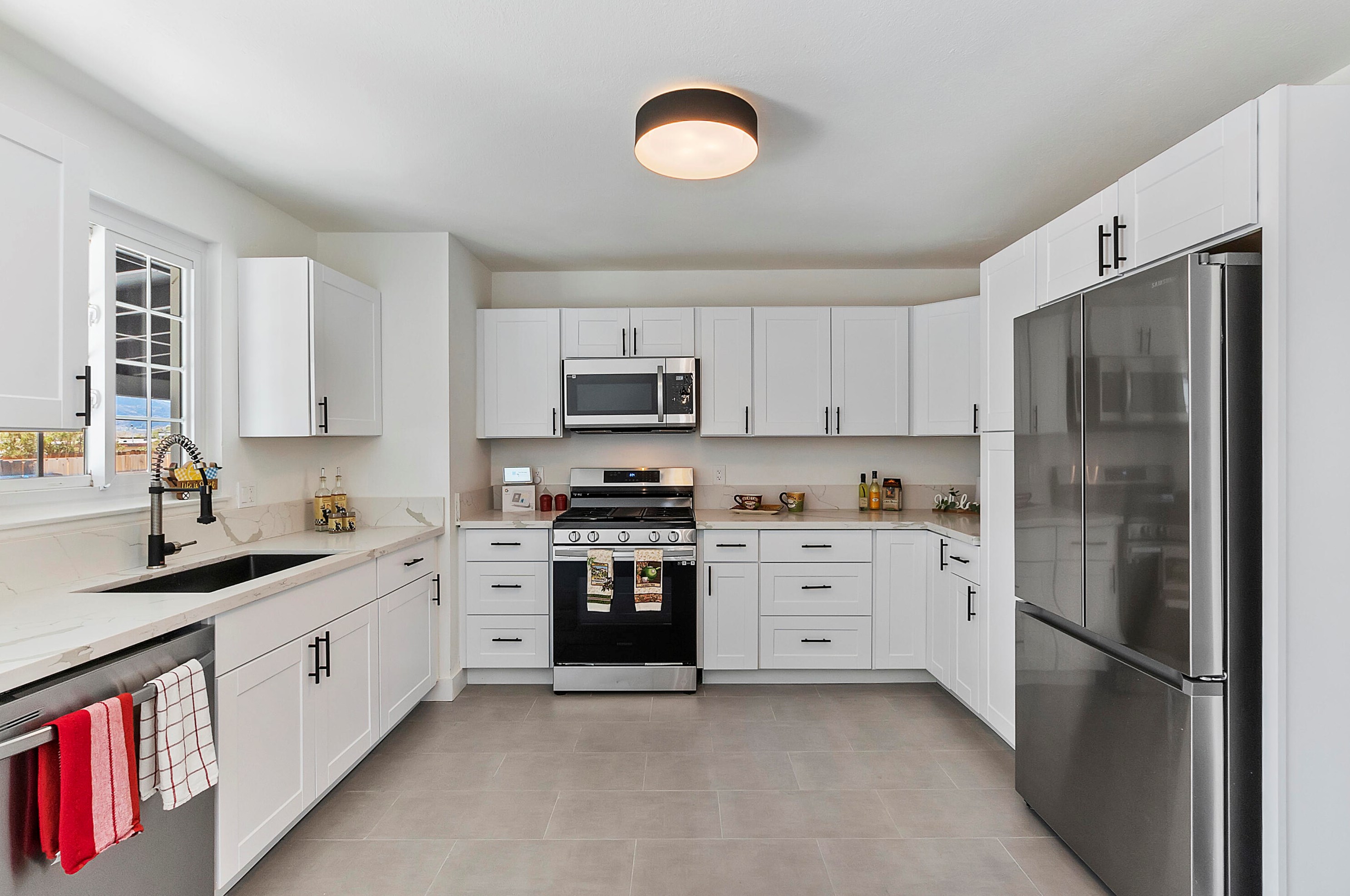 6006 Morongo Rd, Twntynine Plm CA  92277-2054 exterior