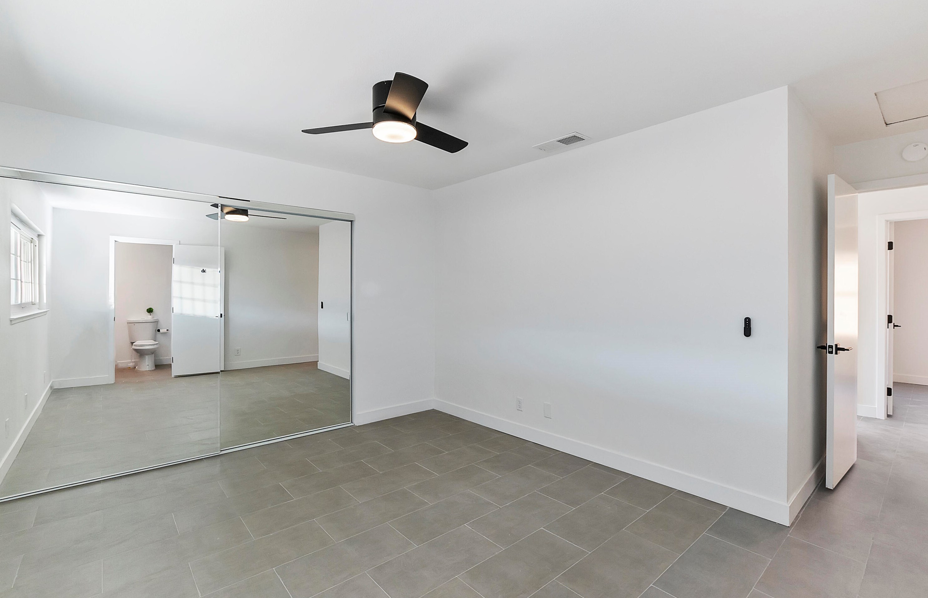 6006 Morongo Rd, Twntynine Plm CA  92277-2054 exterior