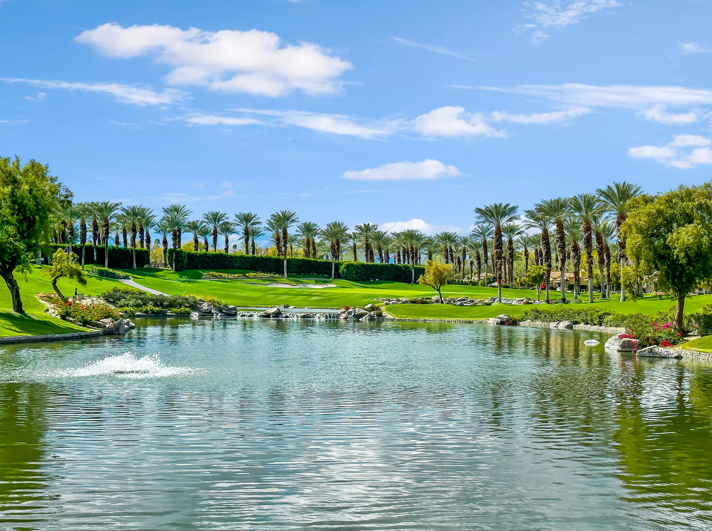 555 Falcon View Cir, Palm Desert, CA 92211-7436