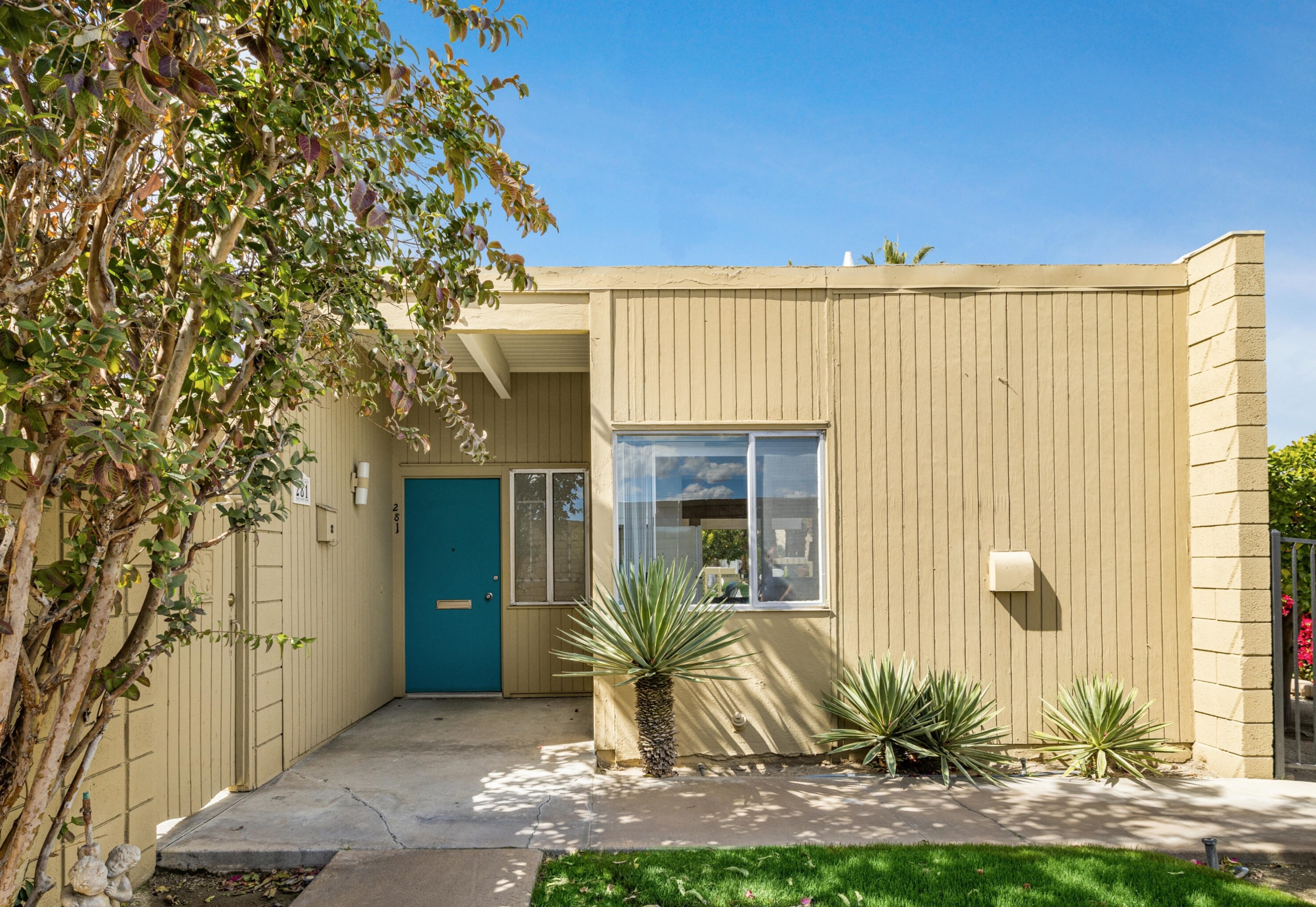 281 Sandpiper St, Palm Desert, CA 92260-3419
