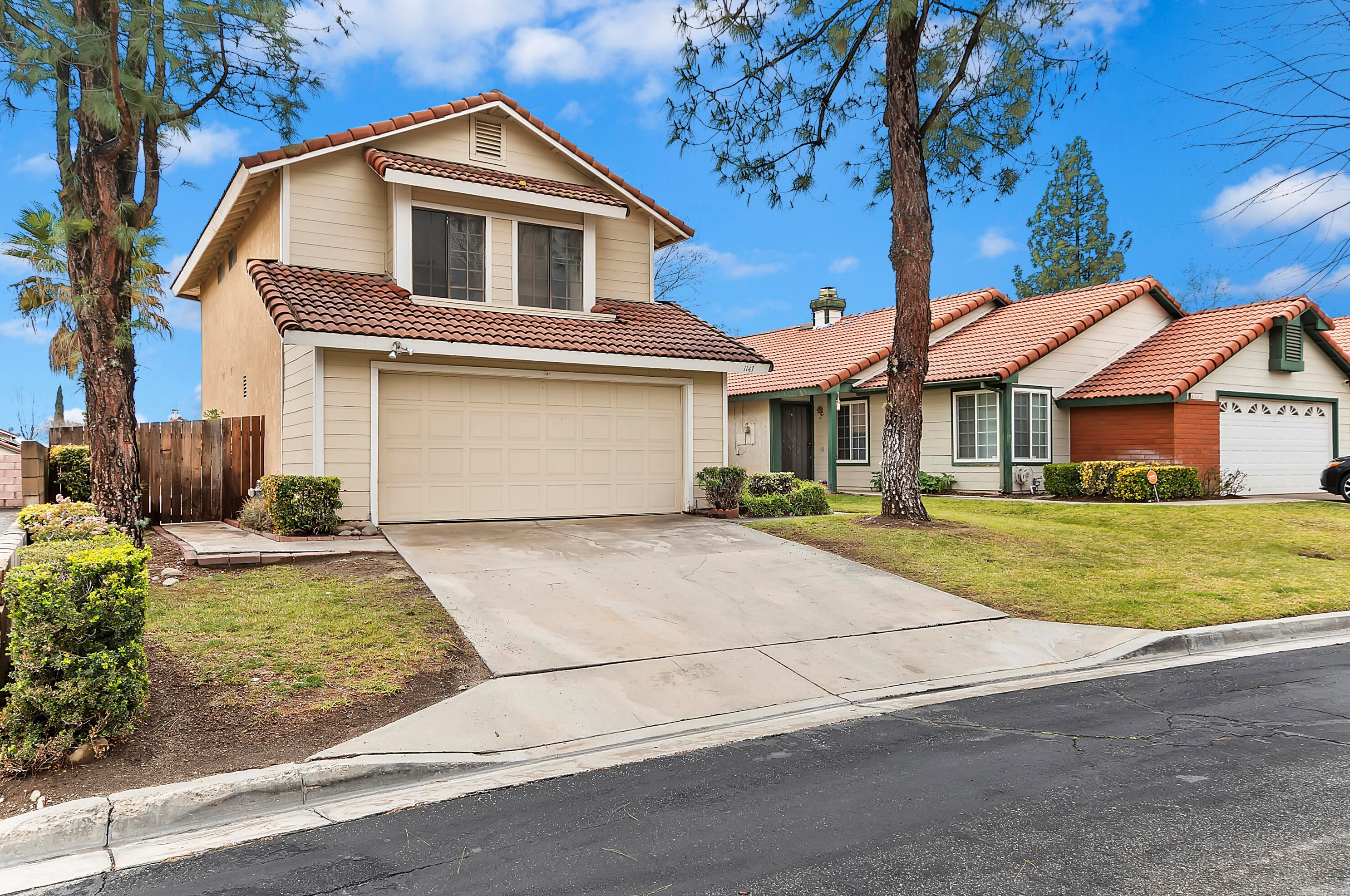 1147 W Van Koevering St, Rialto, CA 92376