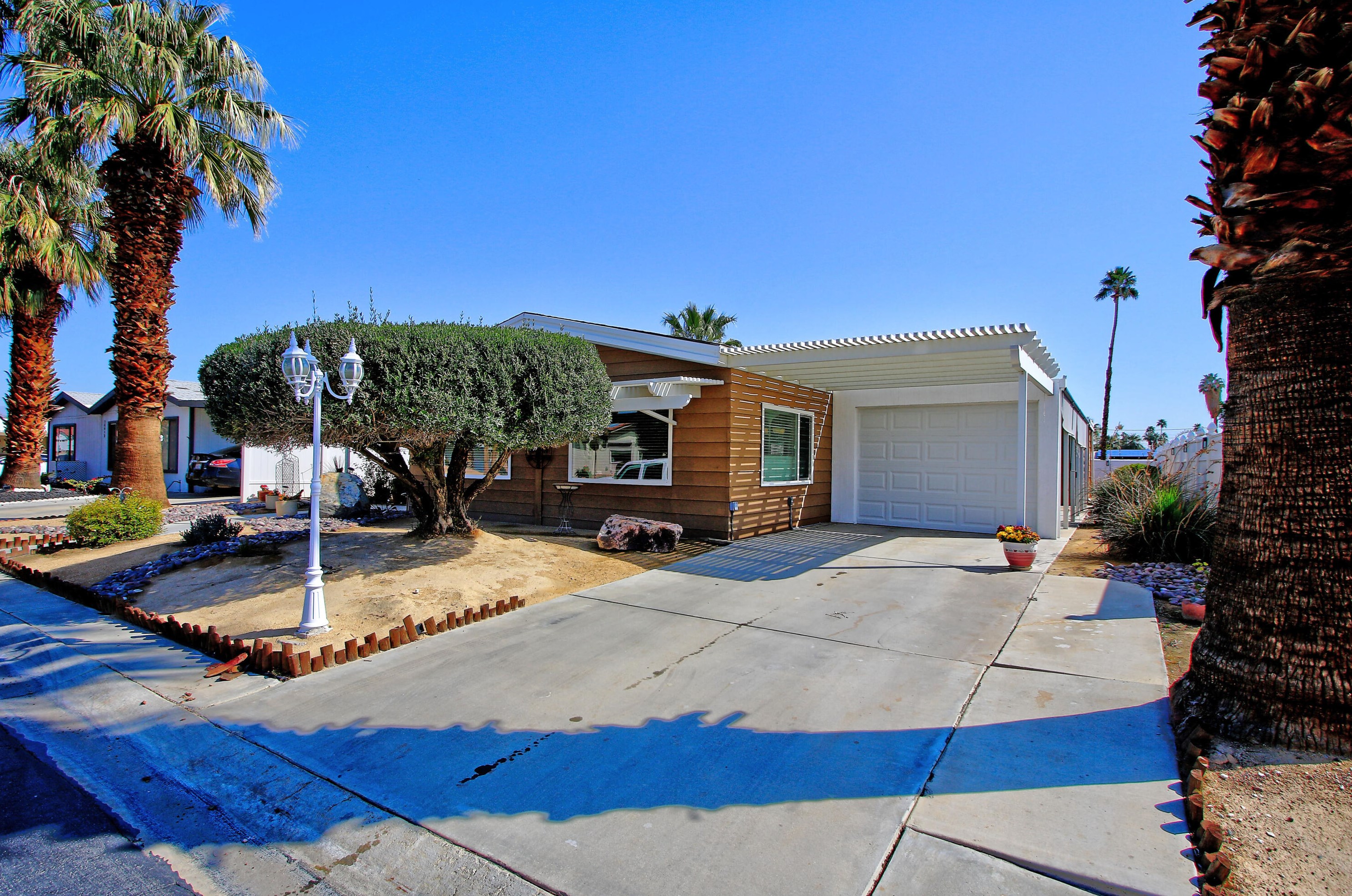 74620 Azurite Cir, Palm Desert, CA 92260-2267