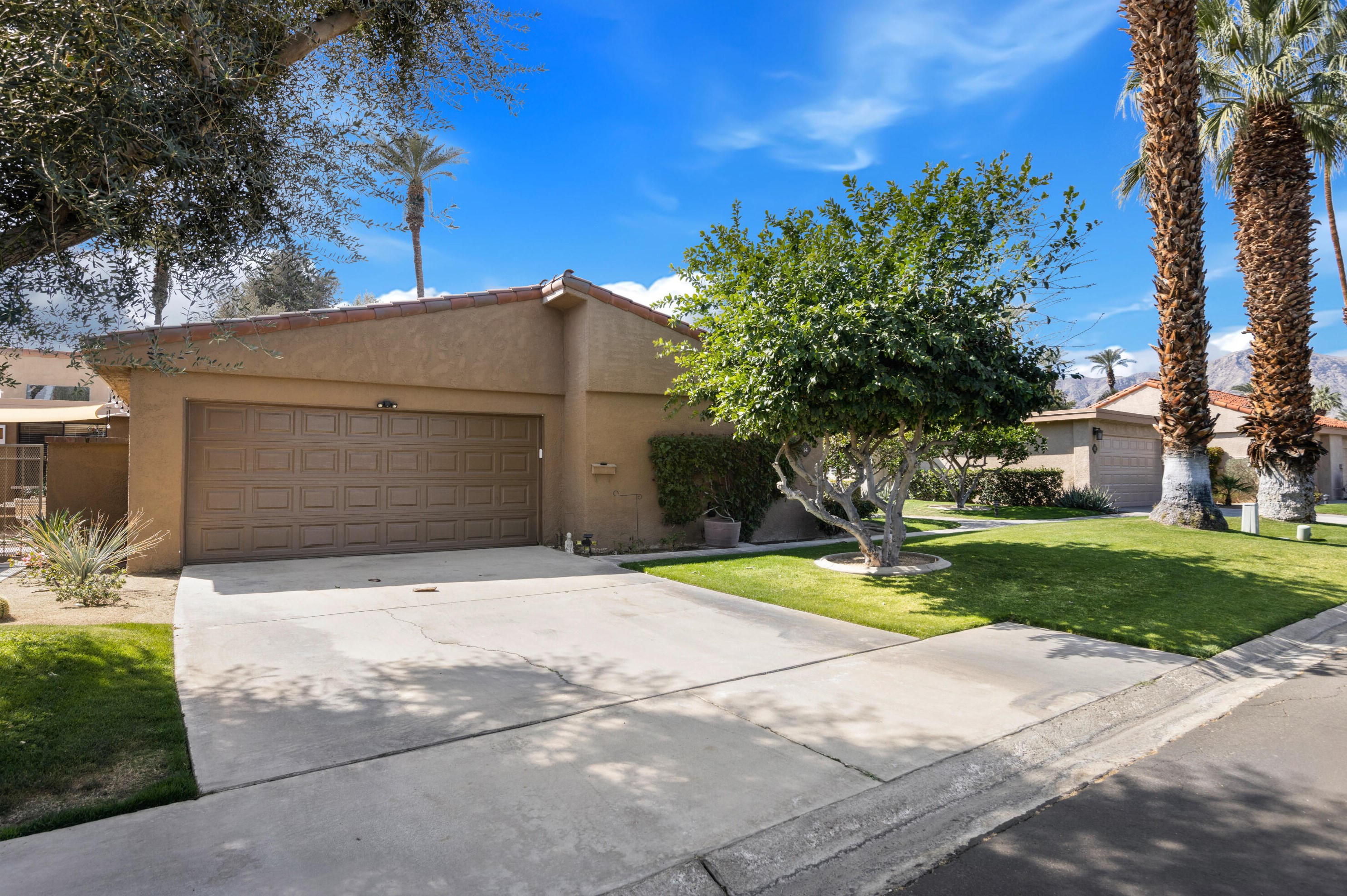 14 La Ronda Dr, Rancho Mirage, CA 92270
